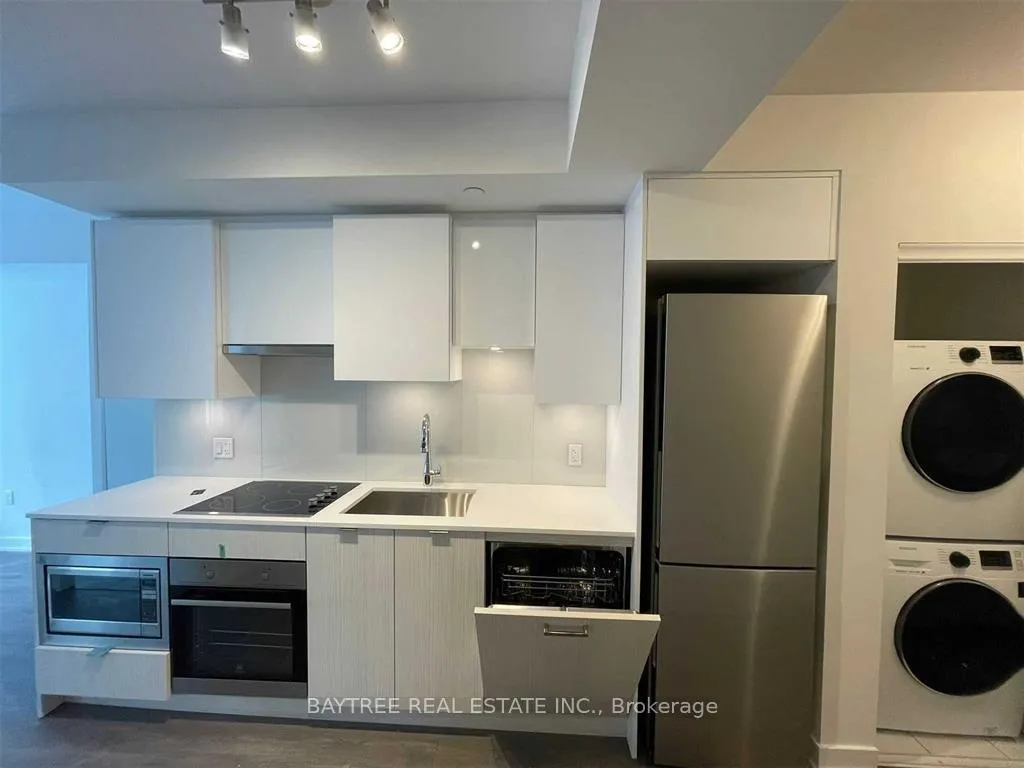 Photo 2 of Unit 2415, 195 Redpath Avenue, Toronto, Mount Pleasant West — HOMEH