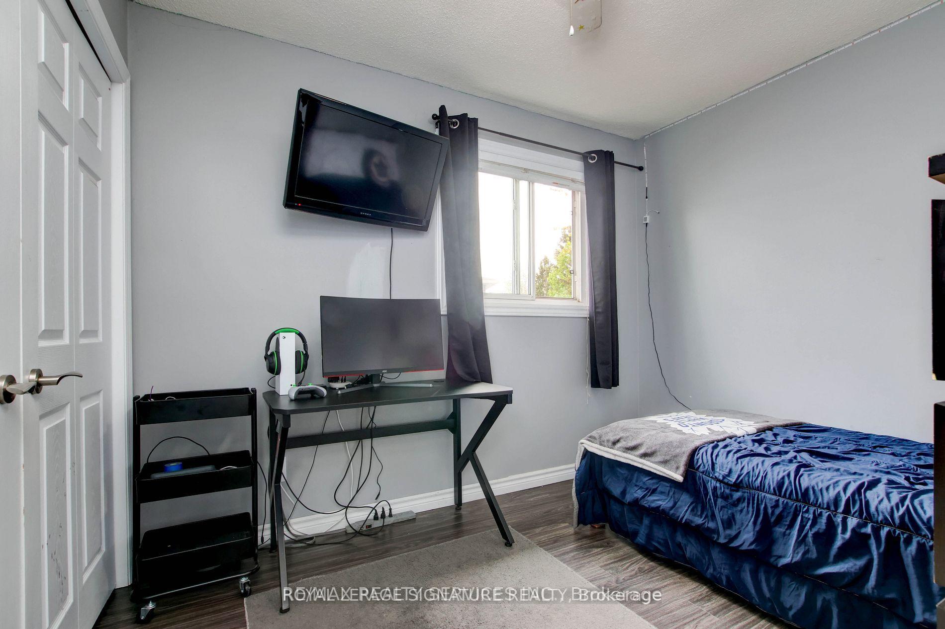 Photo 16 of Unit Upper, 76 Crenshaw Court, Brampton, Heart Lake West — HOMEH