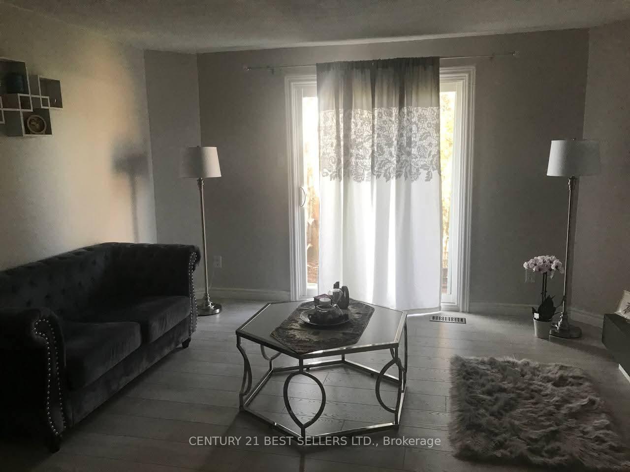 Photo 2 of Unit 9, 700 Erinbrook Drive, Kitchener, Country Hills West — HOMEH