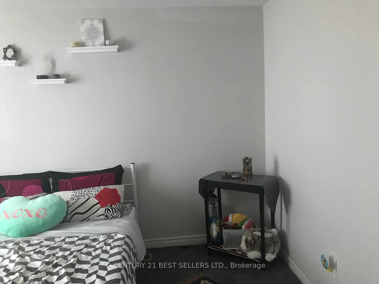 Photo 7 of Unit 9, 700 Erinbrook Drive, Kitchener, Country Hills West — HOMEH