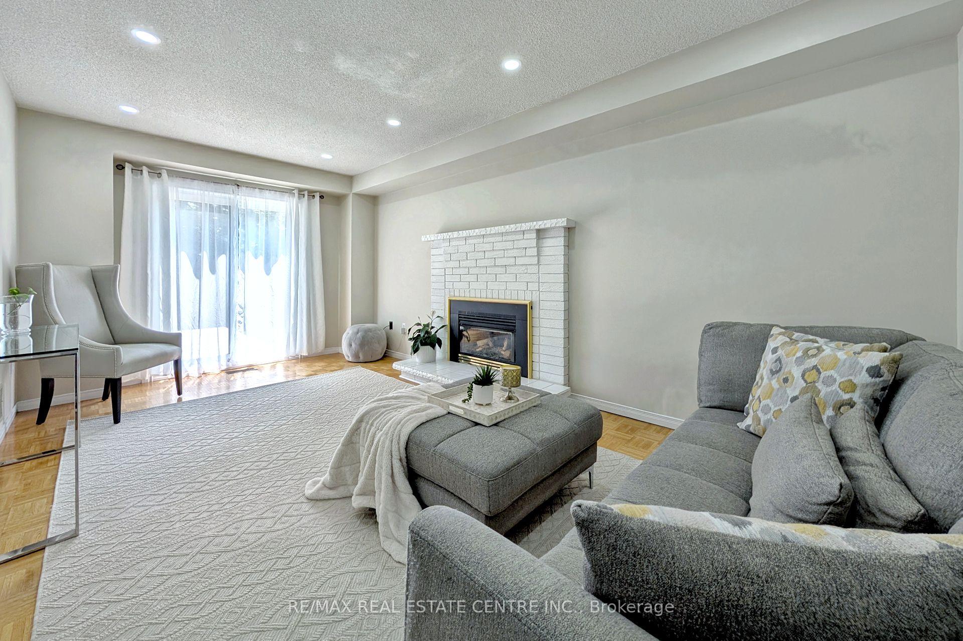 Photo 11 of 105 Rollo Drive, Ajax, South East — HOMEH