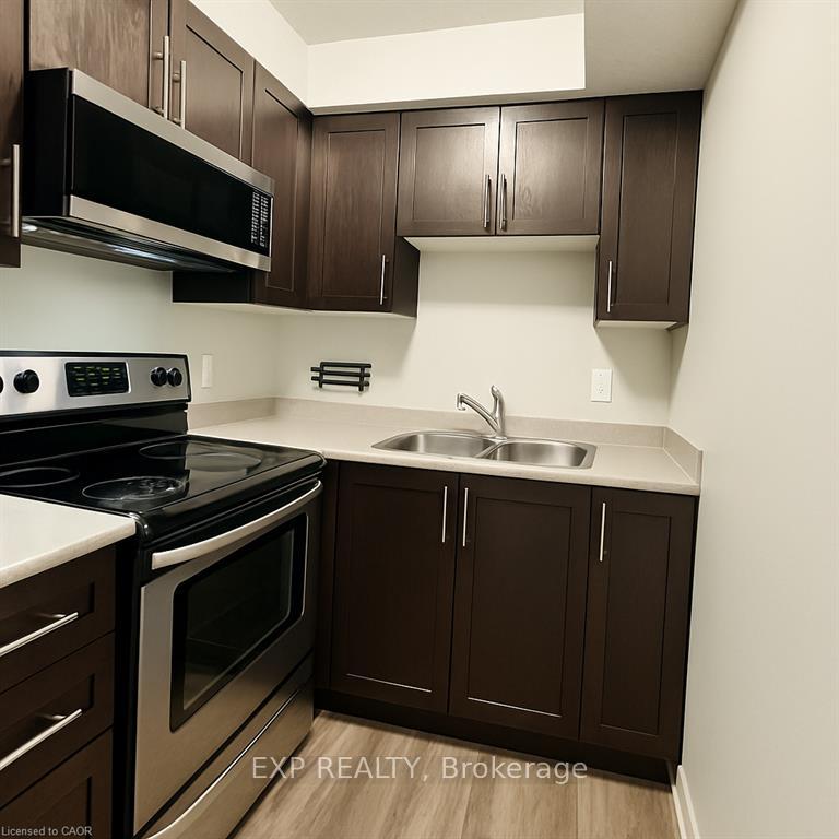 Photo 4 of Unit 5A, 185 Windale Crescent, Kitchener, Laurentian Hills — HOMEH
