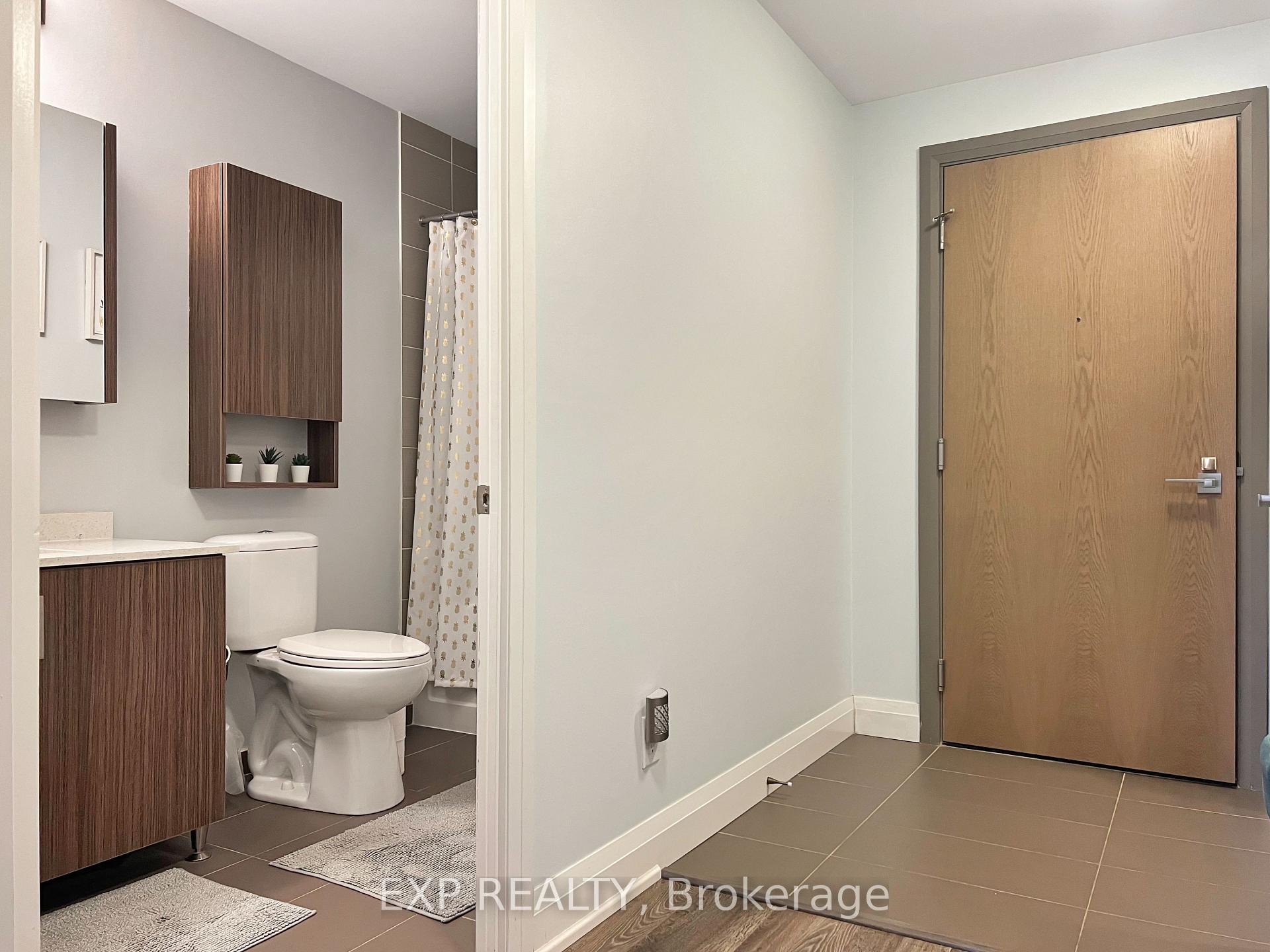 Photo 4 of Unit 315, 18 Uptown Drive, Markham, Unionville — HOMEH