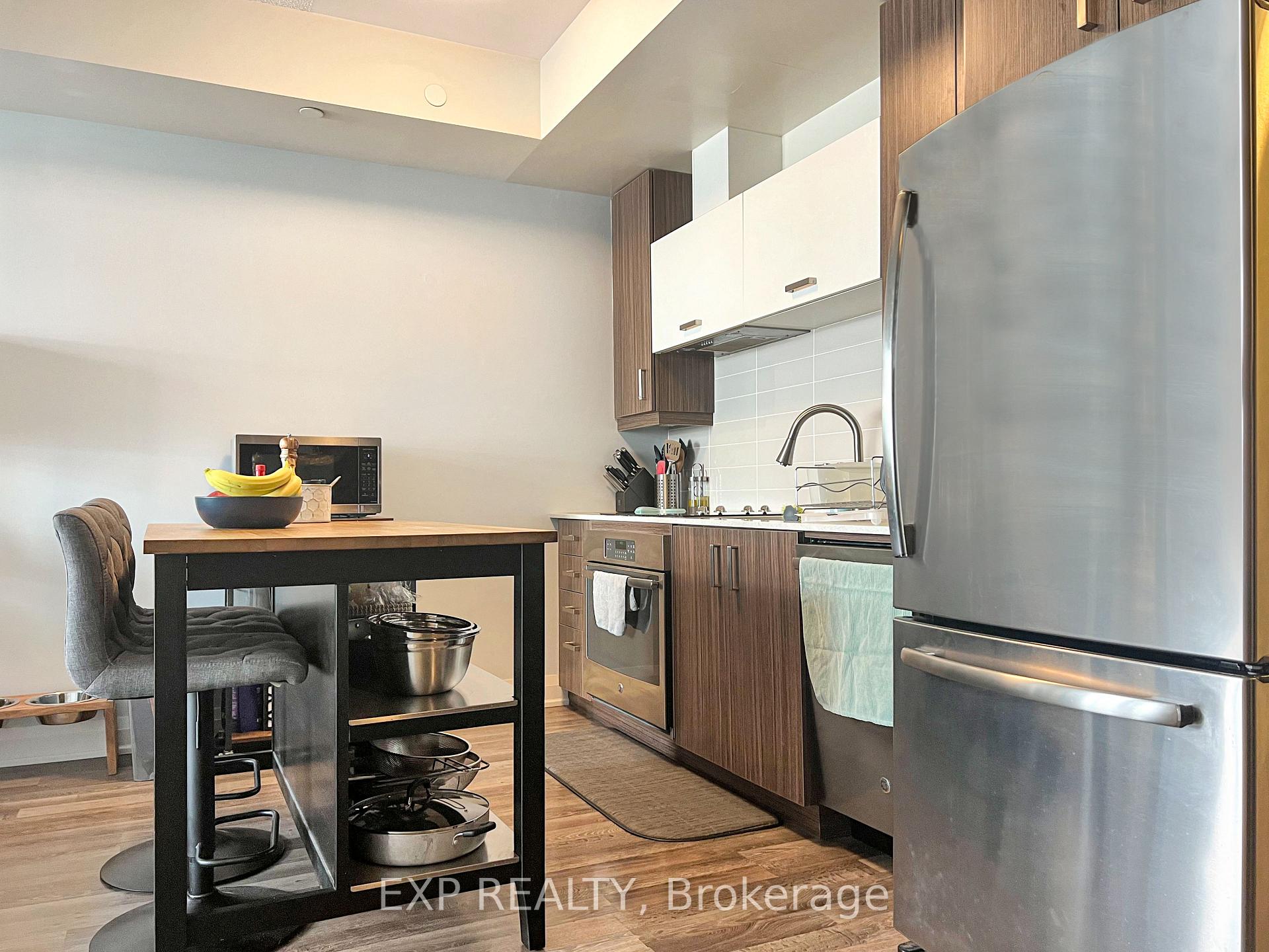 Photo 6 of Unit 315, 18 Uptown Drive, Markham, Unionville — HOMEH