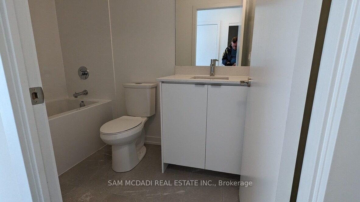 Photo 11 of Unit 1608, 55 Duke Street W, Kitchener — HOMEH