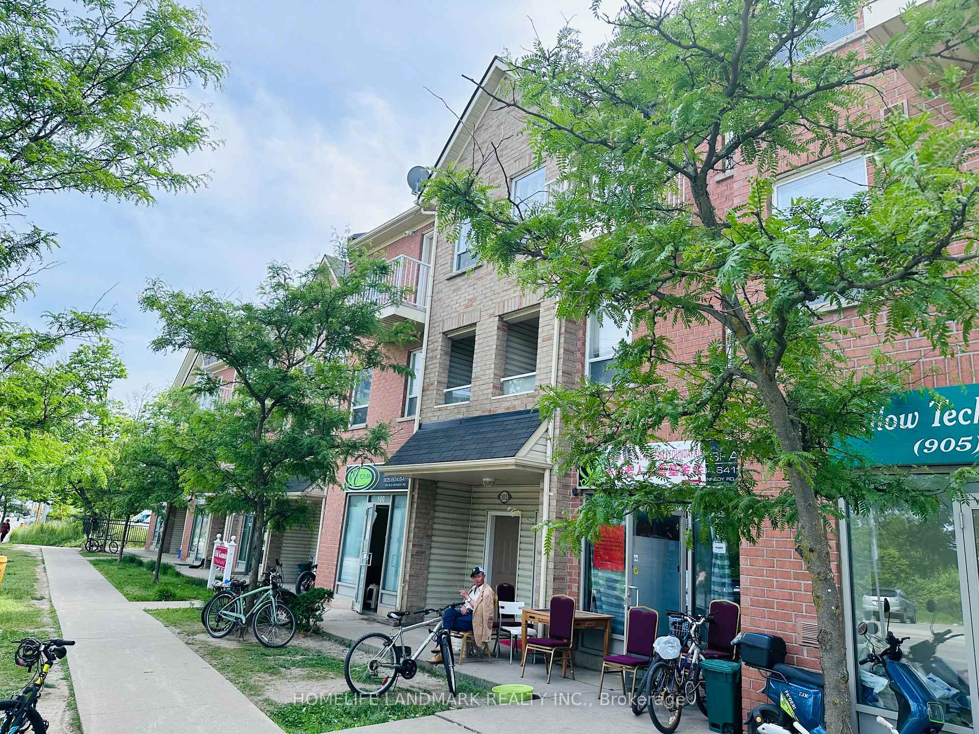 Photo 1 of 102 Old Kennedy Road, Markham, Milliken Mills East — HOMEH