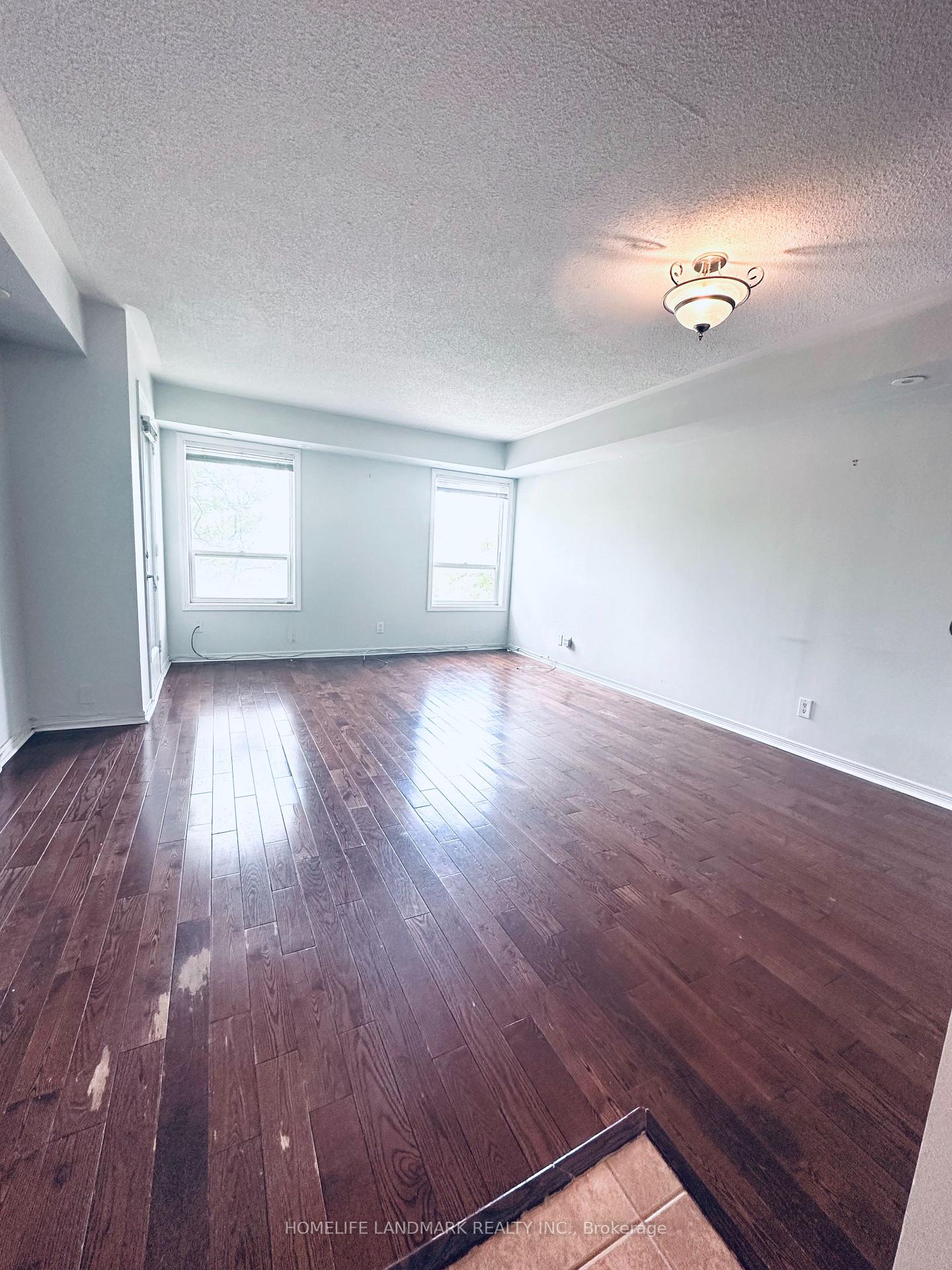Photo 2 of 102 Old Kennedy Road, Markham, Milliken Mills East — HOMEH