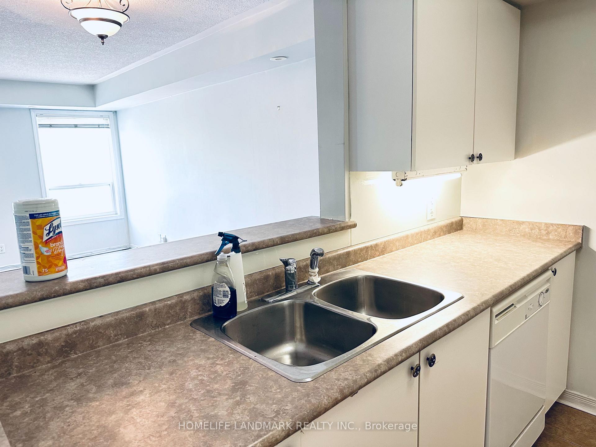 Photo 5 of 102 Old Kennedy Road, Markham, Milliken Mills East — HOMEH