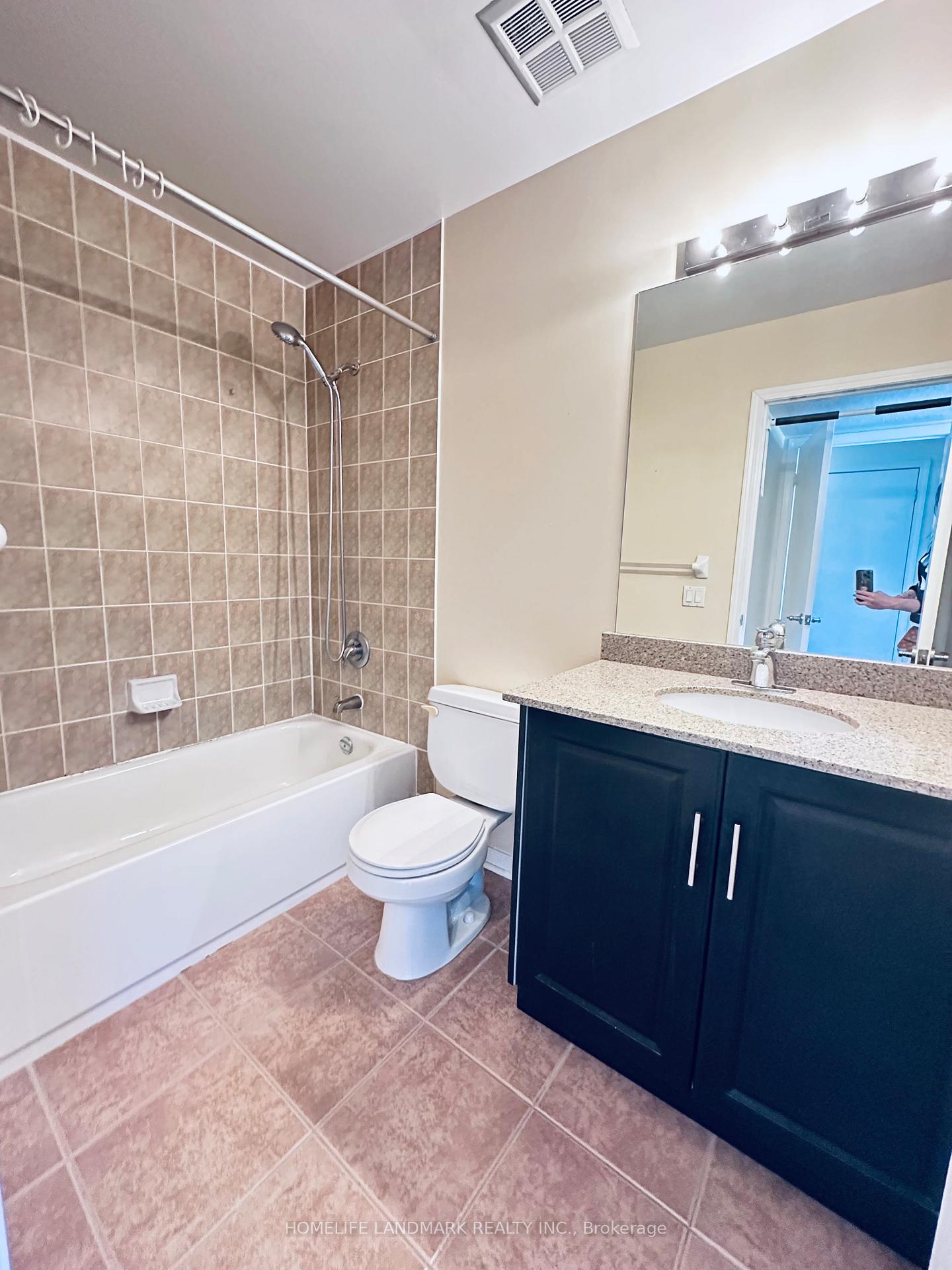 Photo 7 of 102 Old Kennedy Road, Markham, Milliken Mills East — HOMEH