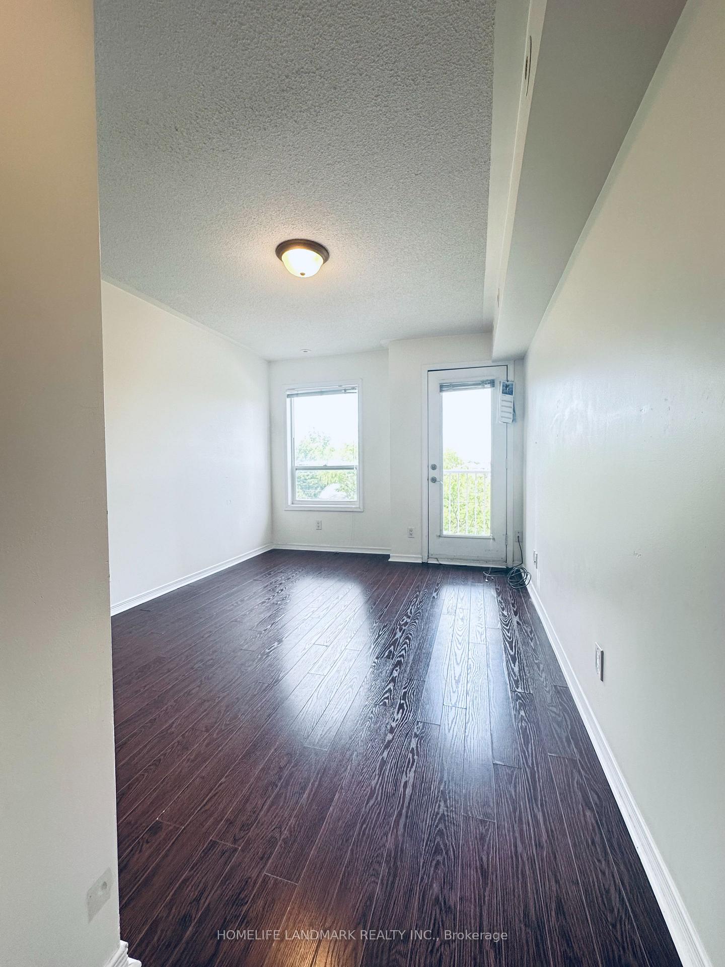 Photo 9 of 102 Old Kennedy Road, Markham, Milliken Mills East — HOMEH