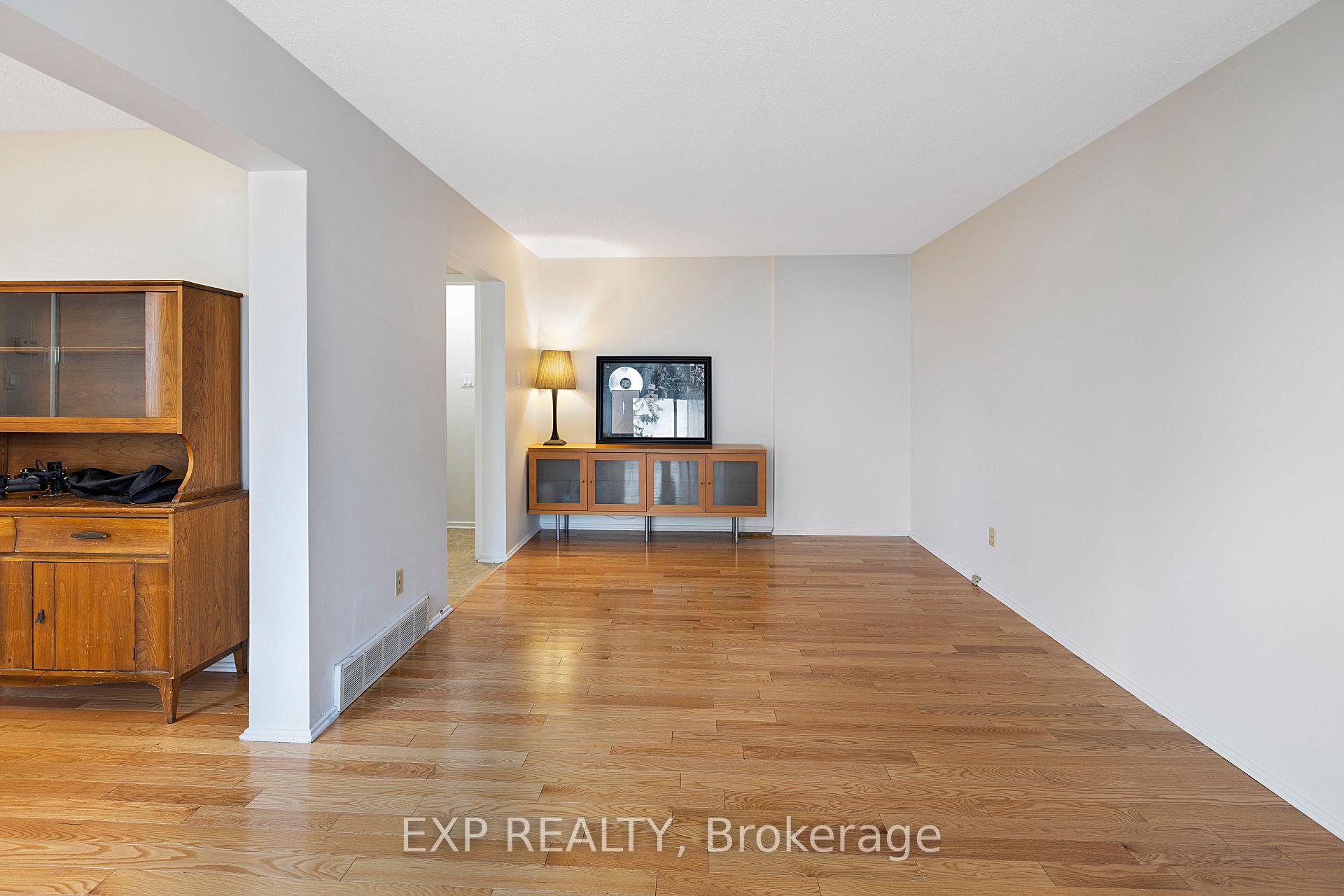 Photo 4 of Unit 4, 3226 Southgate Road N, Ottawa, South Keys — HOMEH