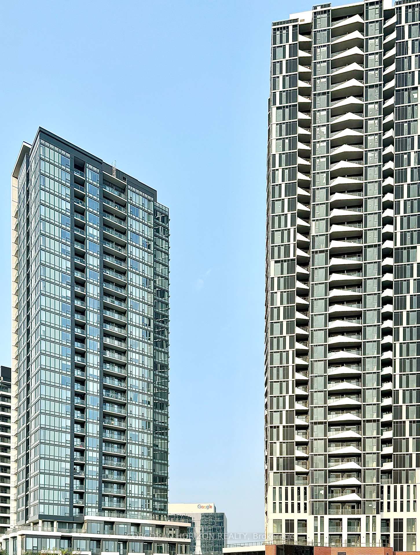 Photo 3 of Unit 2014, 25 Wellington Street S, Kitchener — HOMEH