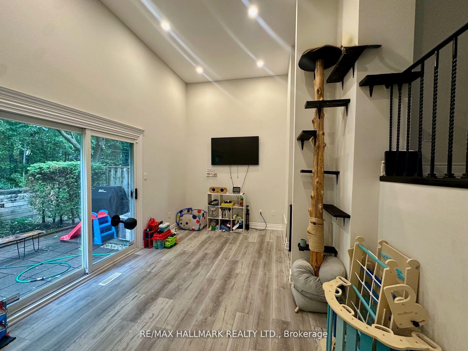 Photo 4 of Unit 108, 51 Paulander Drive, Kitchener, Victoria Hills — HOMEH