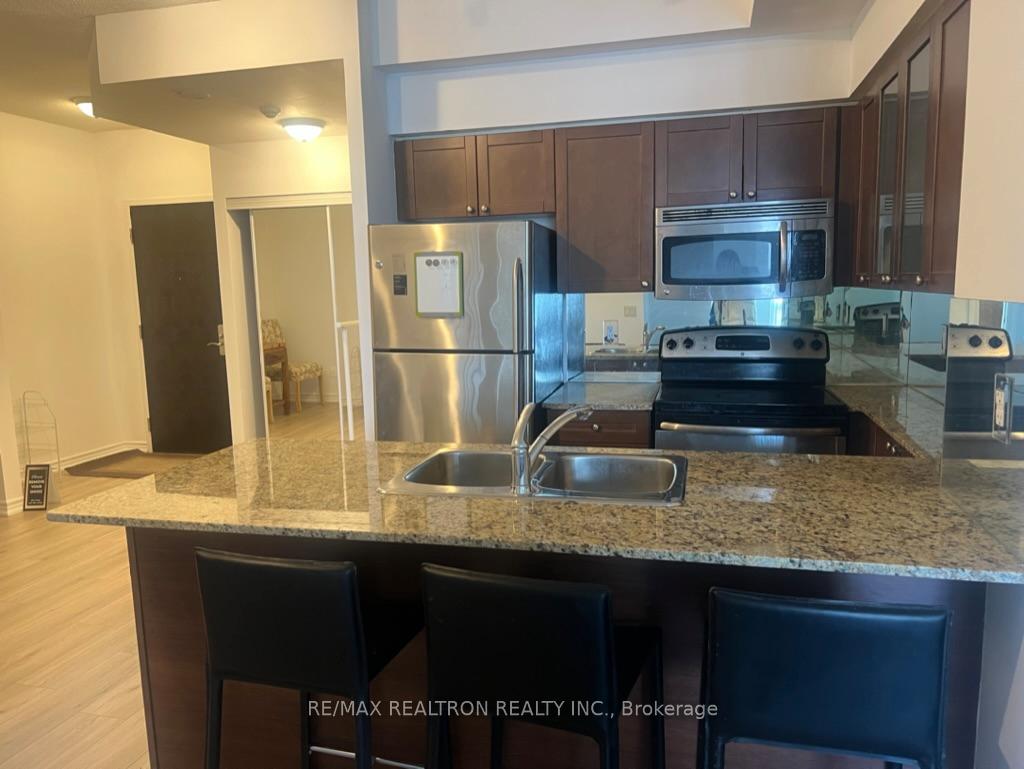 Front of Unit 3602, 761 Bay Street