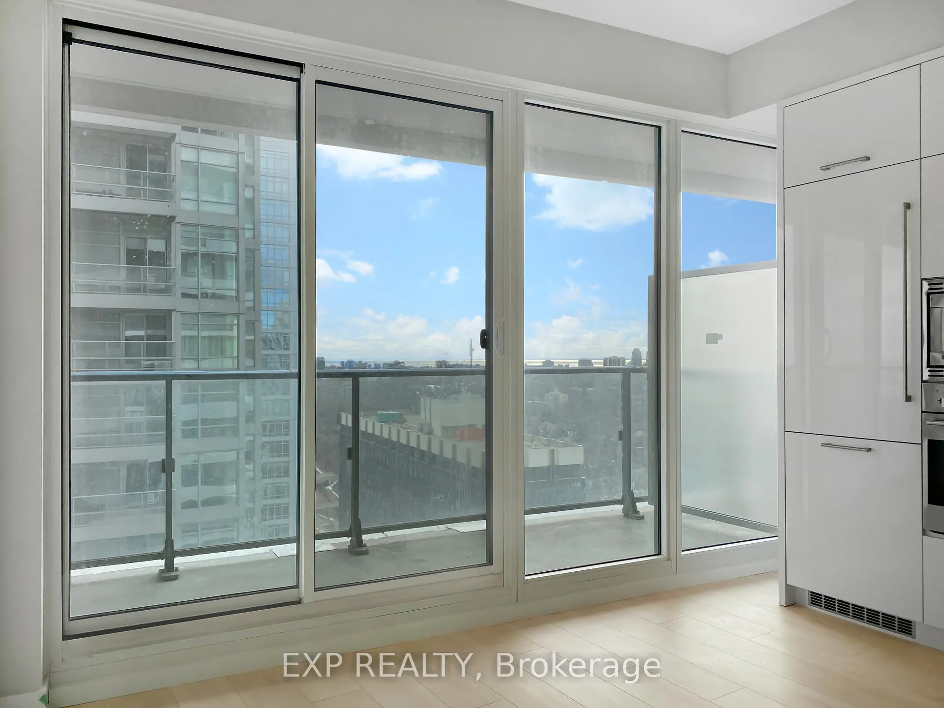Photo 9 of Unit 2506, 2221 Yonge Street, Toronto, Mount Pleasant West — HOMEH