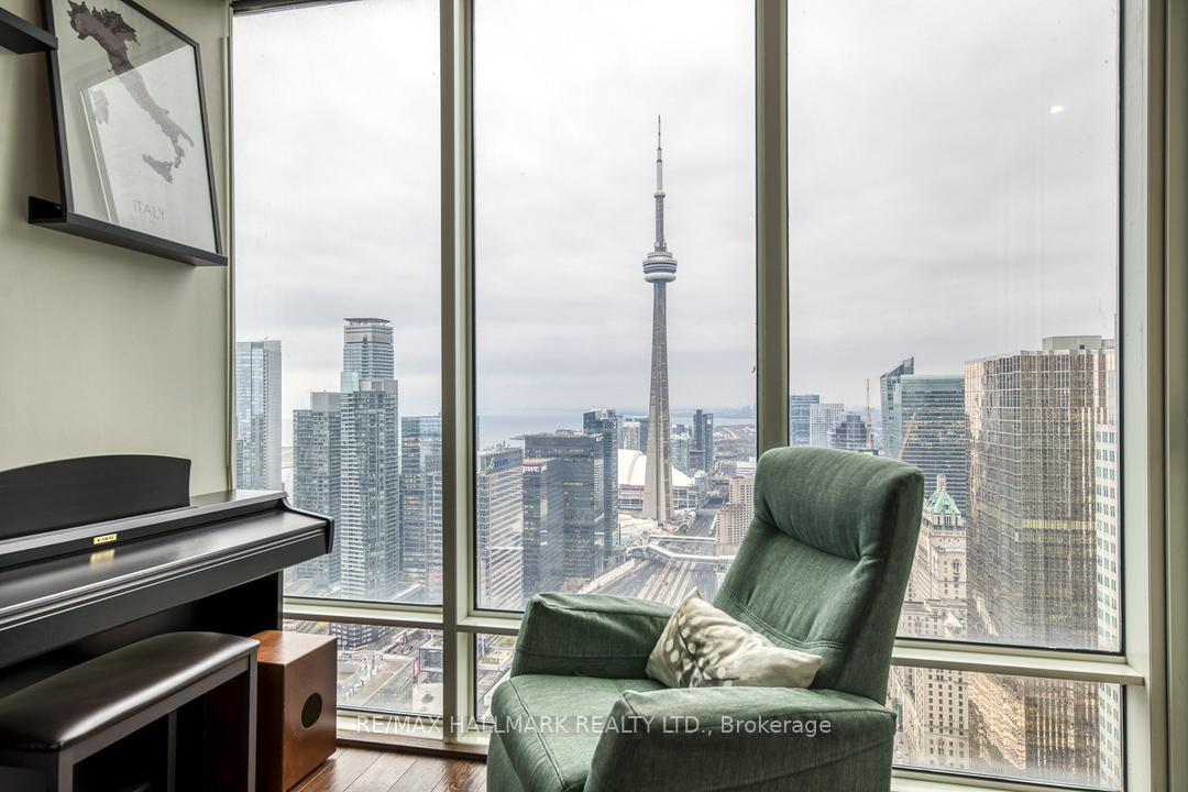 Front of Unit 5403, 8 The Esplanade