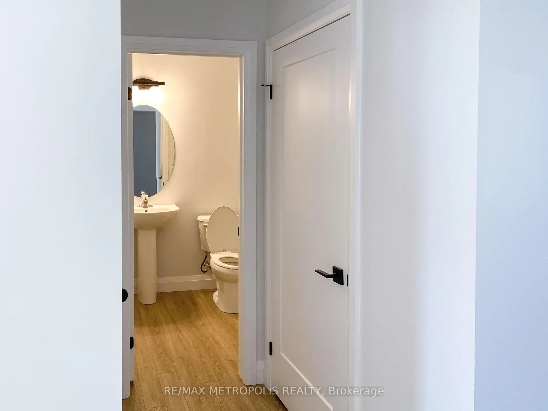 Photo 3 of 35 Evylean Court, St. Thomas — HOMEH