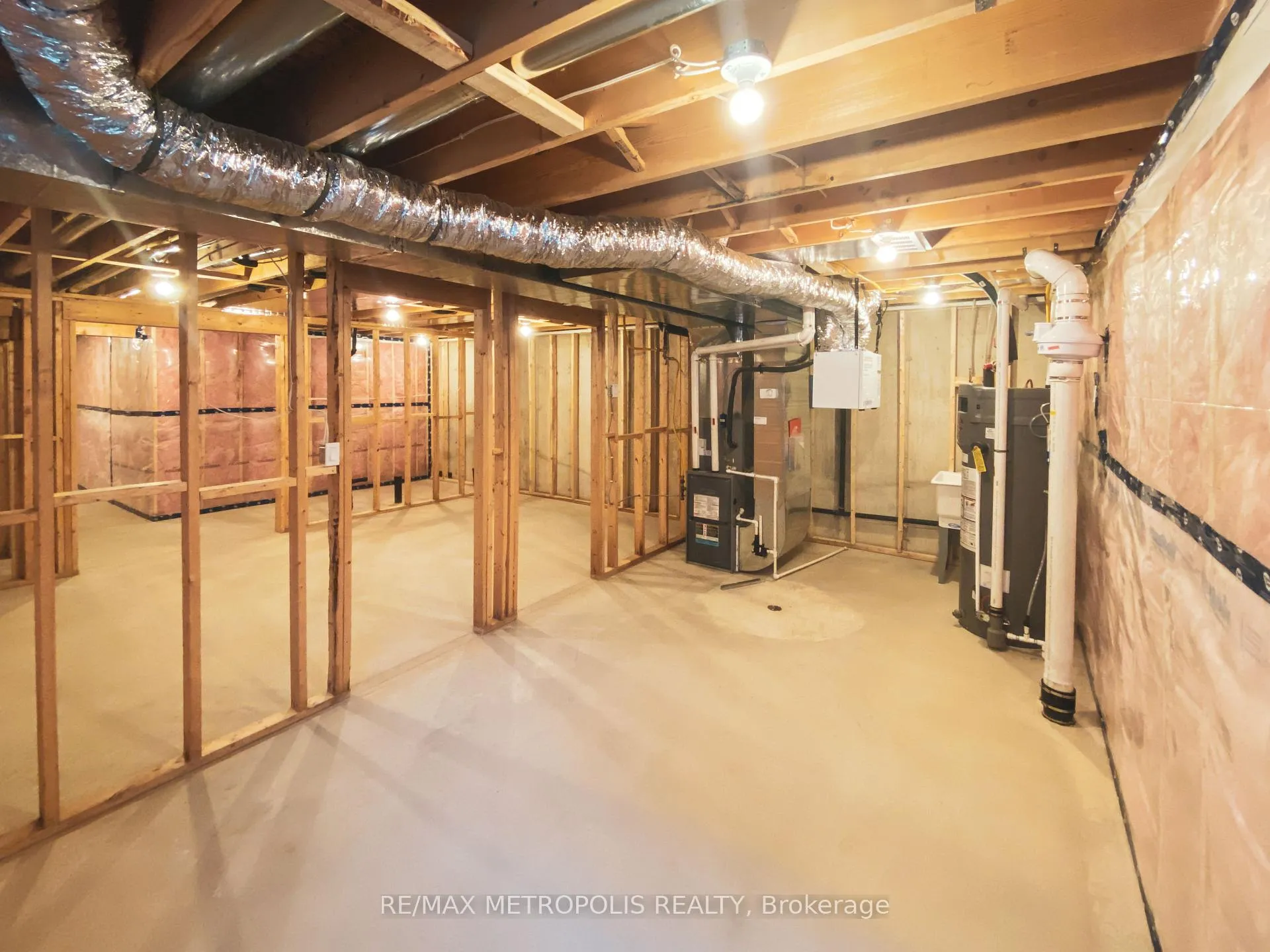 Photo 10 of 35 Evylean Court, St. Thomas — HOMEH