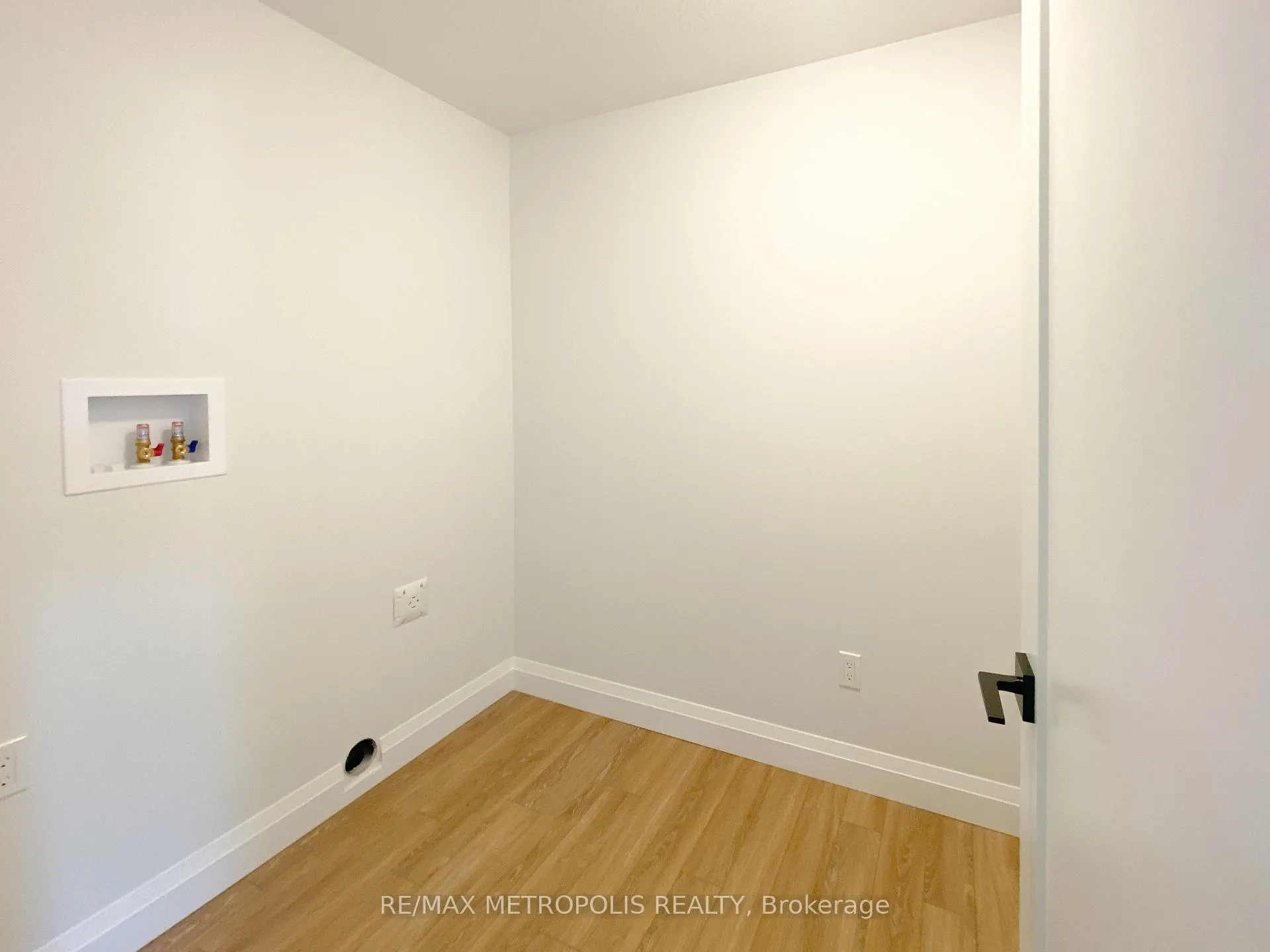 Photo 12 of 35 Evylean Court, St. Thomas — HOMEH