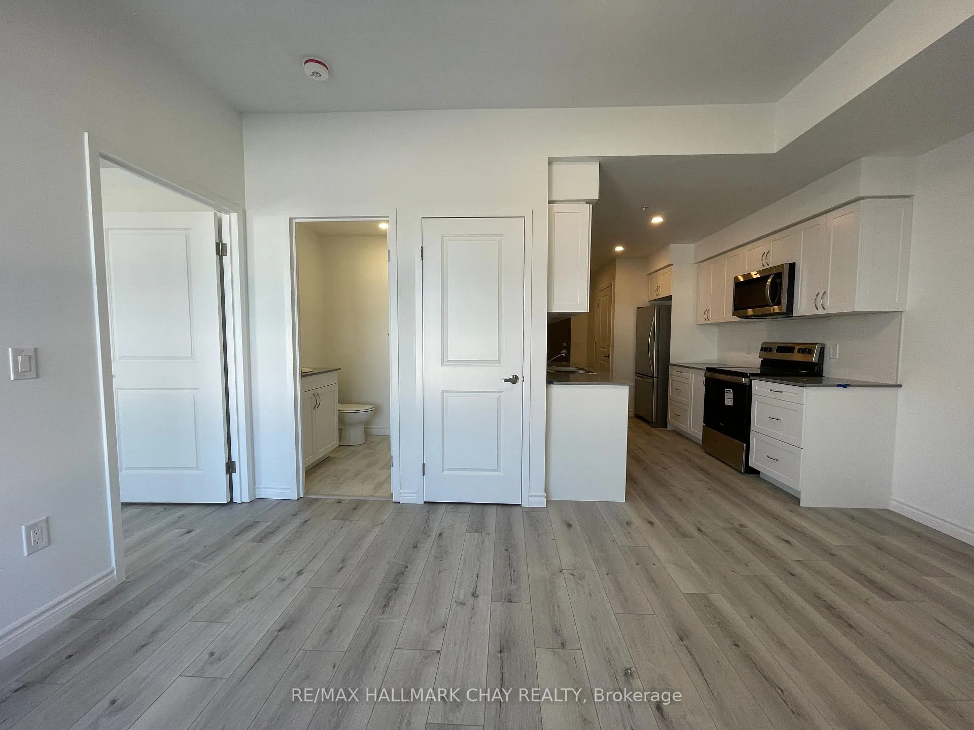 Photo 14 of Unit 209, 30 Hanmer Street W, Barrie, West Bayfield — HOMEH