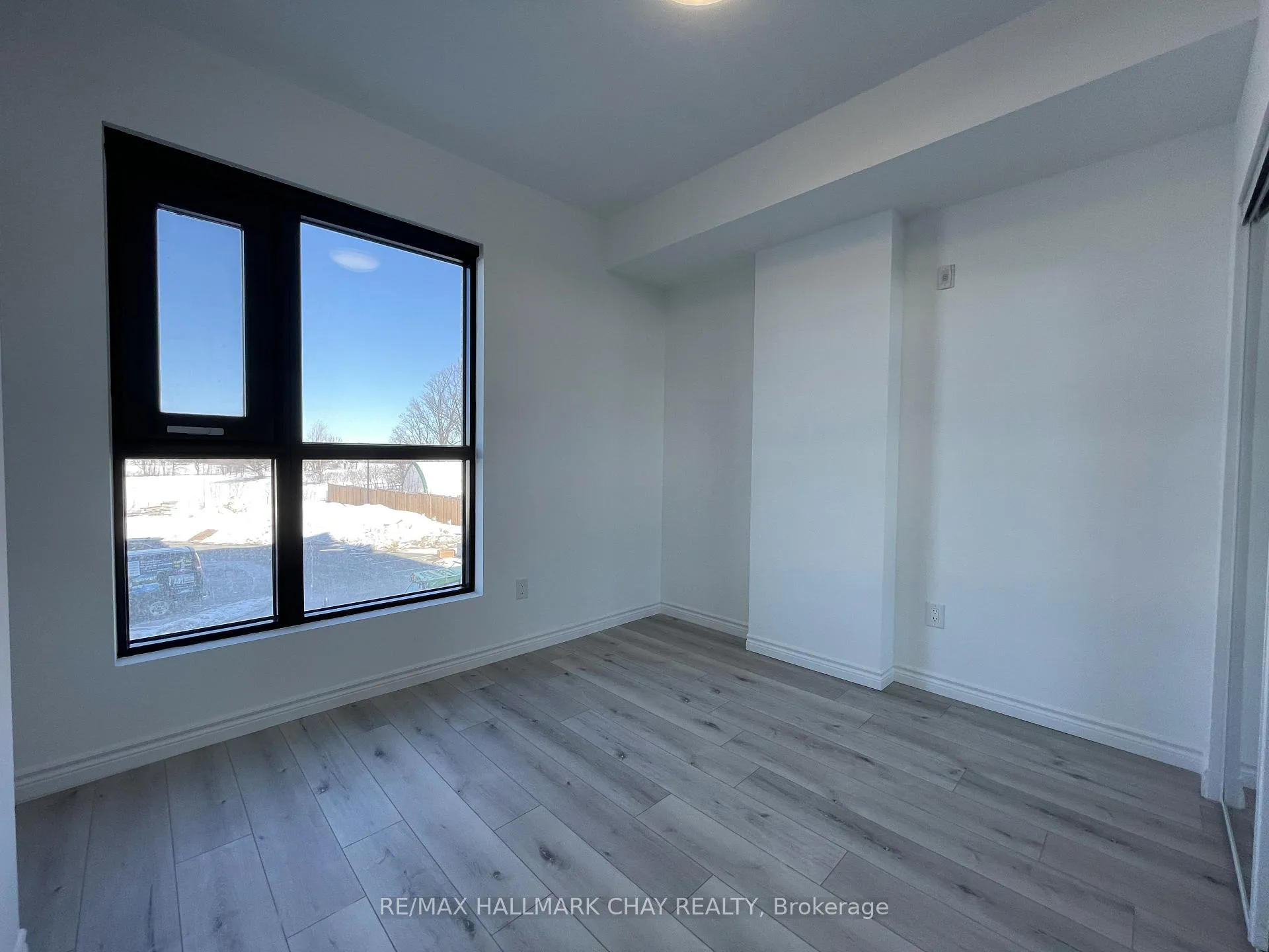 Photo 18 of Unit 209, 30 Hanmer Street W, Barrie, West Bayfield — HOMEH