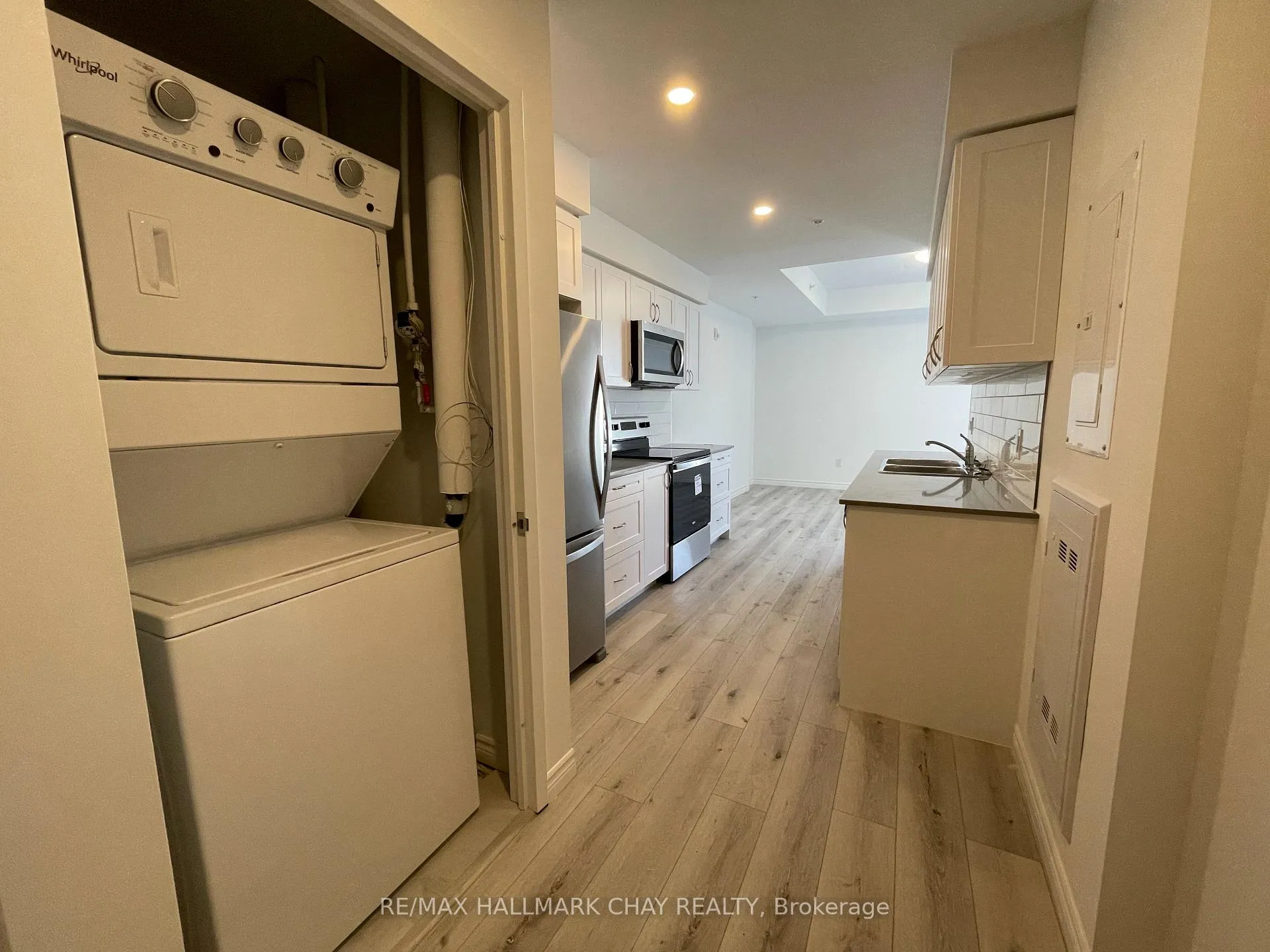 Photo 20 of Unit 209, 30 Hanmer Street W, Barrie, West Bayfield — HOMEH