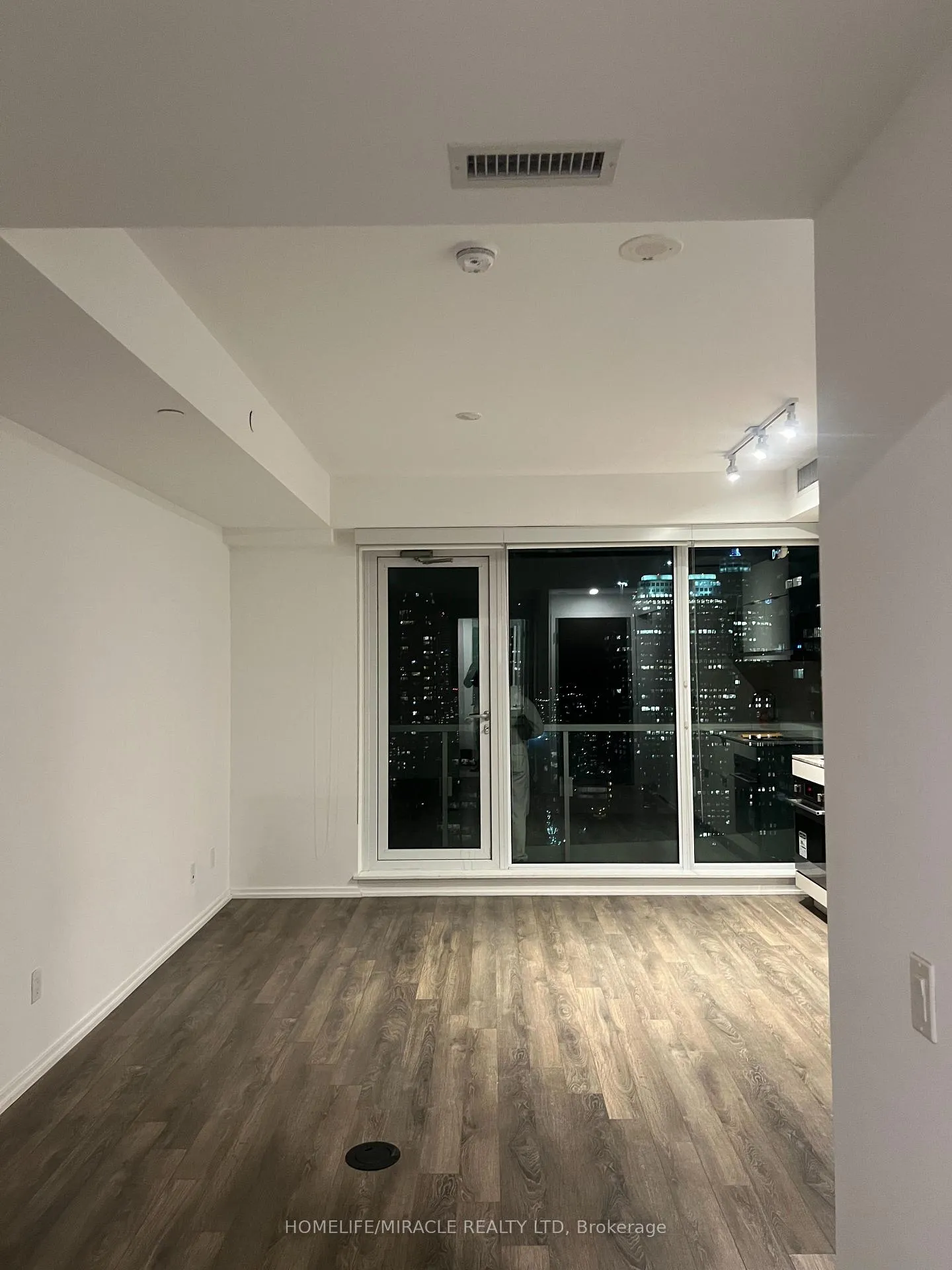 Photo 5 of Unit 4308, 197 Yonge Street, Toronto, Church-Yonge Corridor — HOMEH