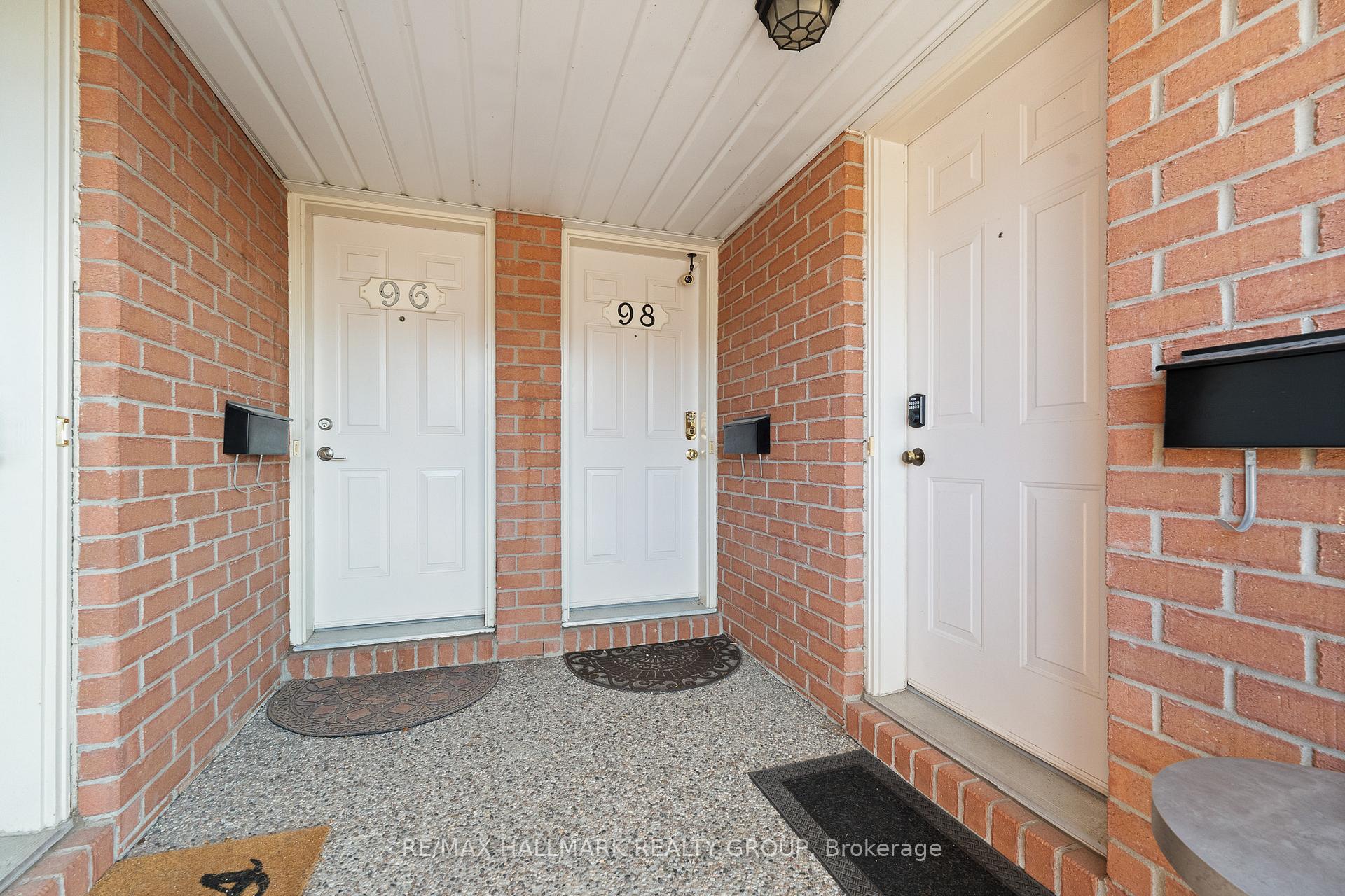 Photo 3 of 98 Bonfield Point, Ottawa, Avalon East — HOMEH