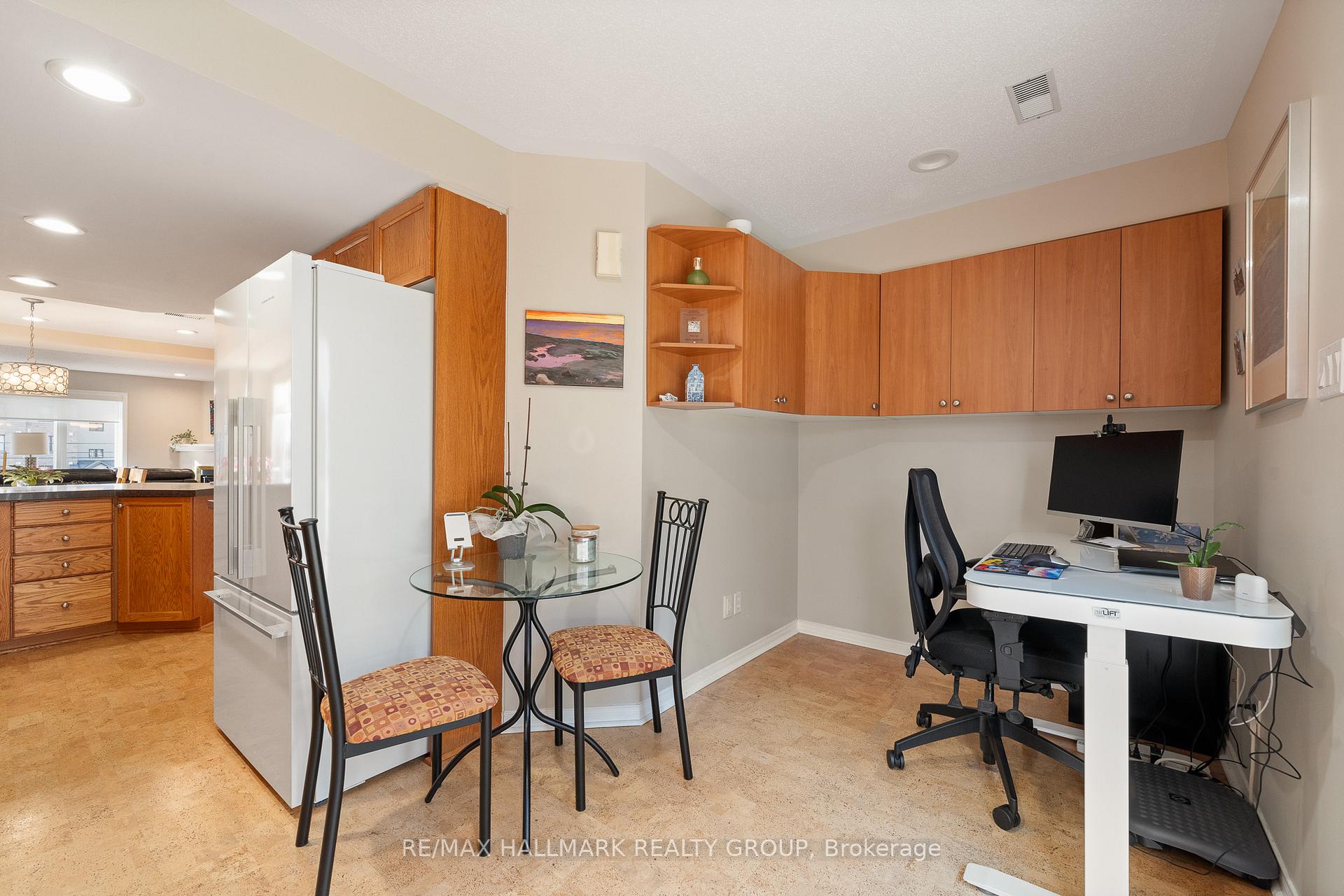 Photo 13 of 98 Bonfield Point, Ottawa, Avalon East — HOMEH