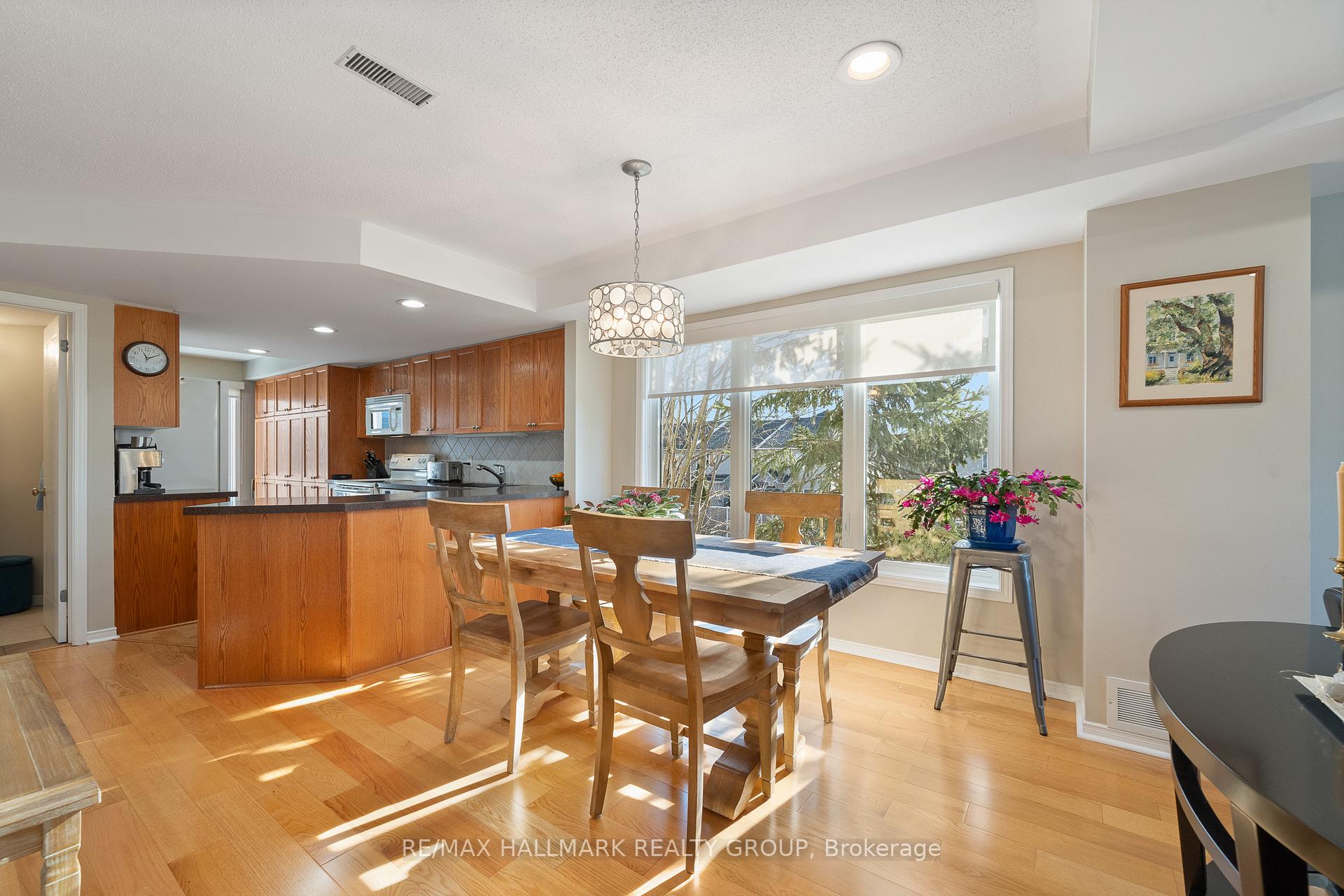 Photo 19 of 98 Bonfield Point, Ottawa, Avalon East — HOMEH