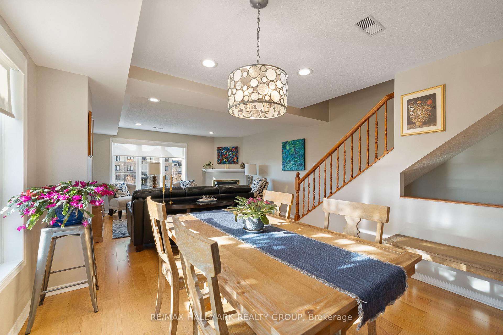 Photo 21 of 98 Bonfield Point, Ottawa, Avalon East — HOMEH