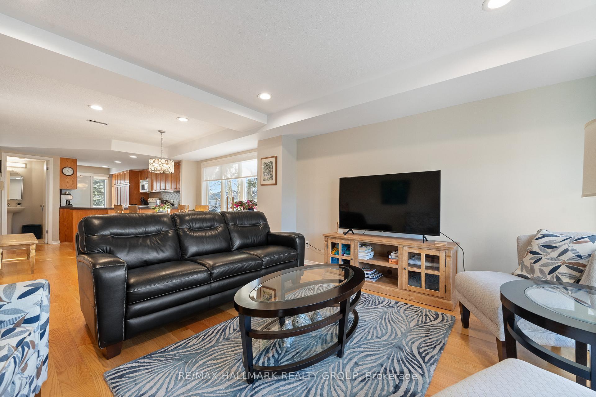 Photo 25 of 98 Bonfield Point, Ottawa, Avalon East — HOMEH