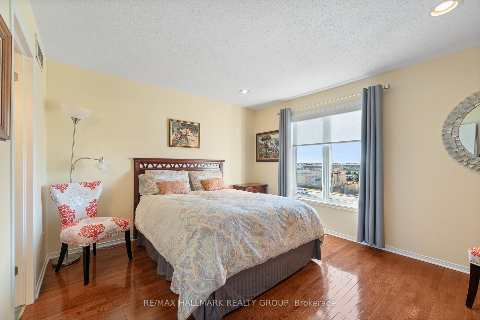 Photo 35 of 98 Bonfield Point, Ottawa, Avalon East — HOMEH