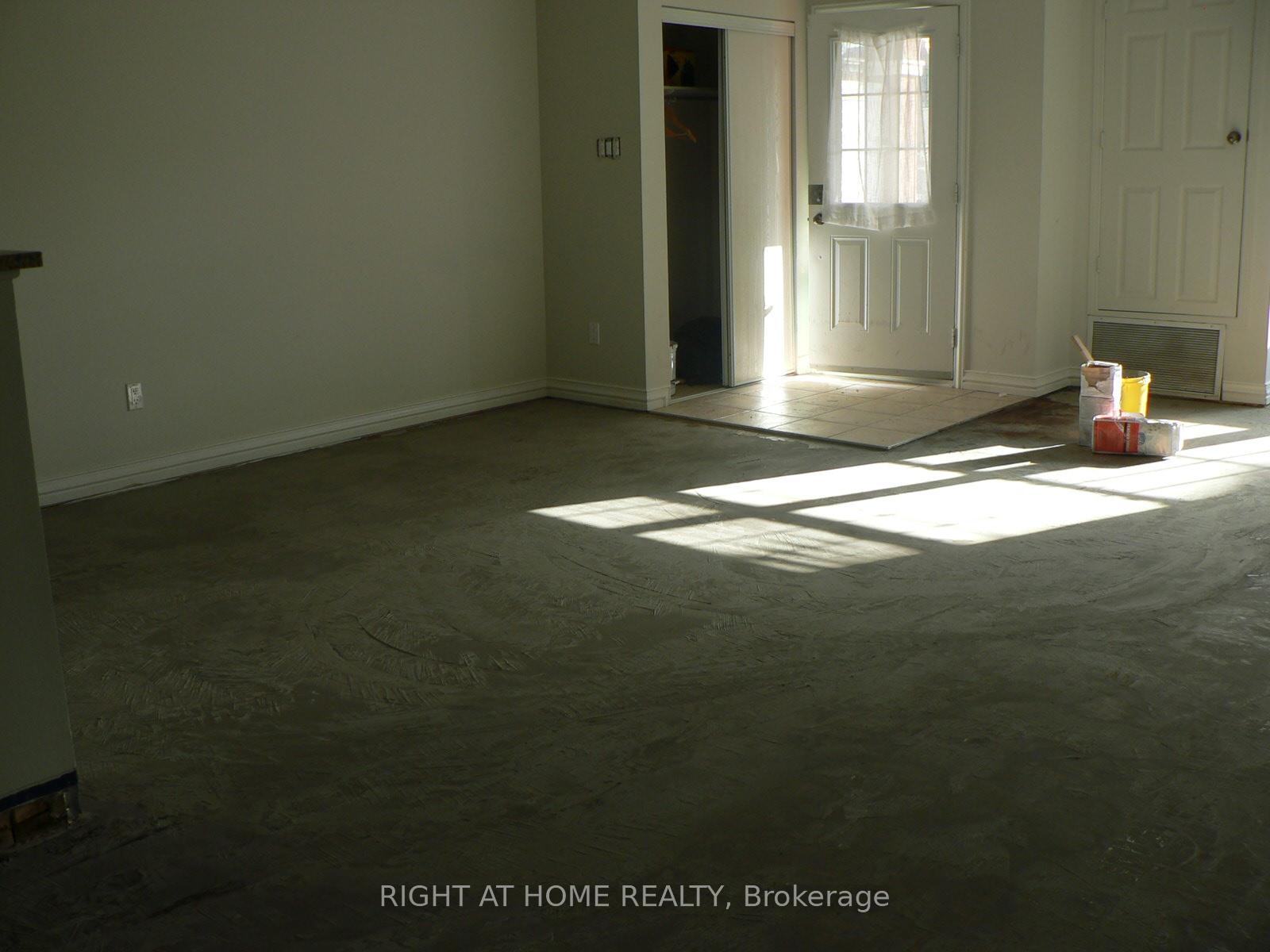 Photo 3 of Unit 3, 111 Eccles Street S, Ottawa, West Centre Town — HOMEH