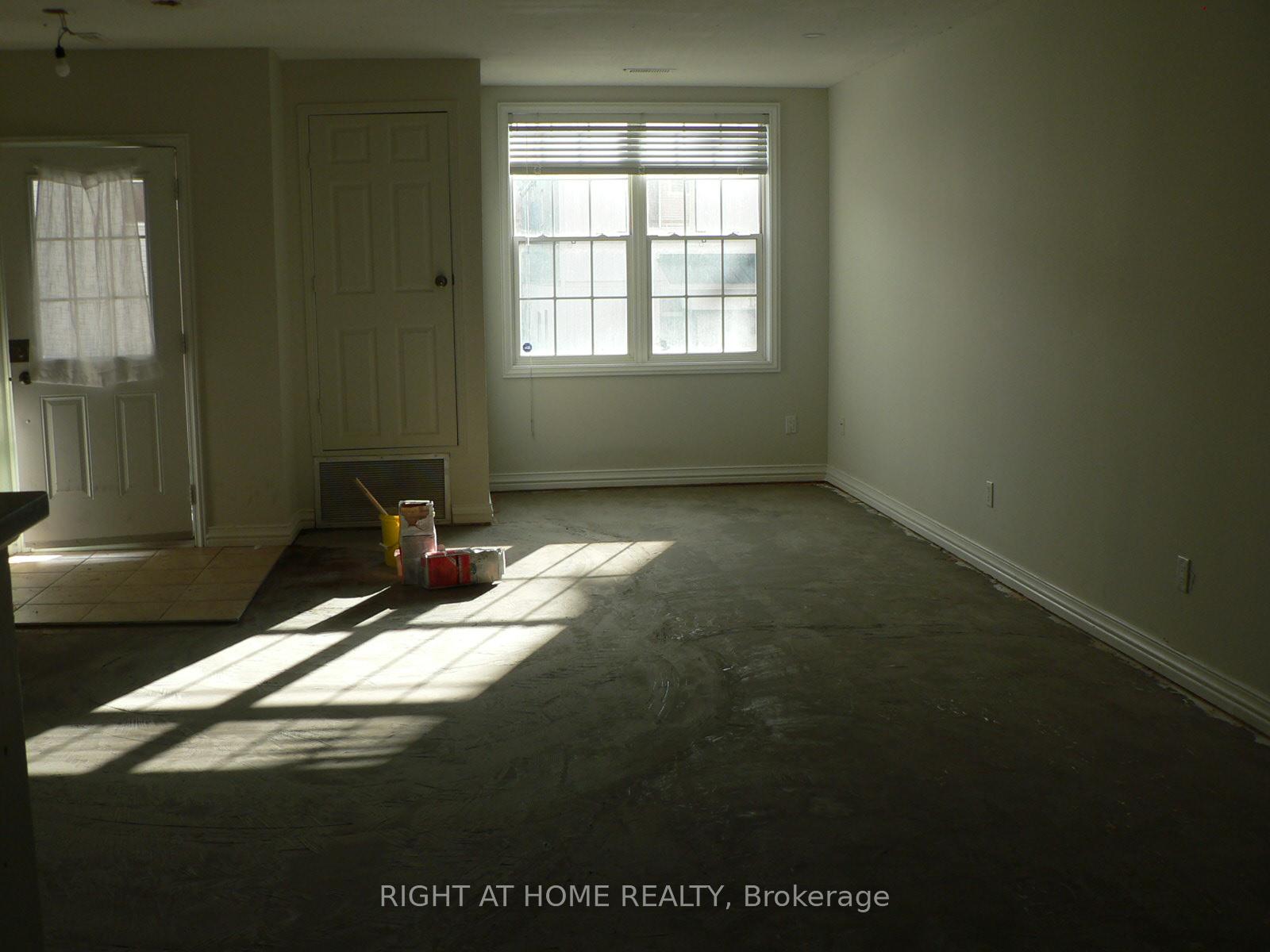 Photo 4 of Unit 3, 111 Eccles Street S, Ottawa, West Centre Town — HOMEH