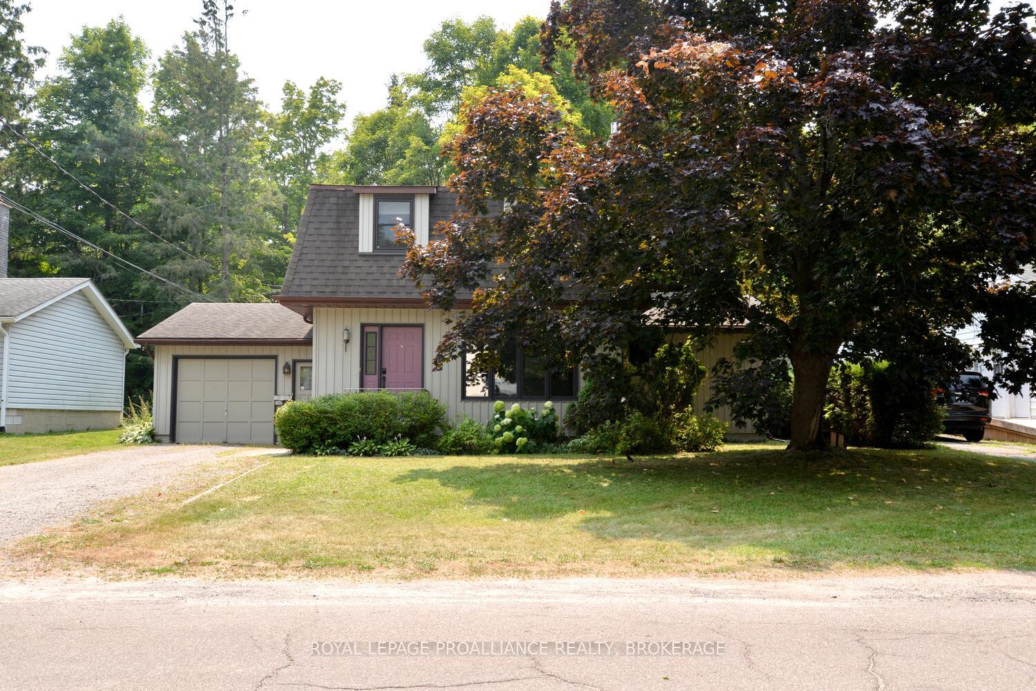 Photo 2 of 625 Hillside Drive, Gananoque — HOMEH