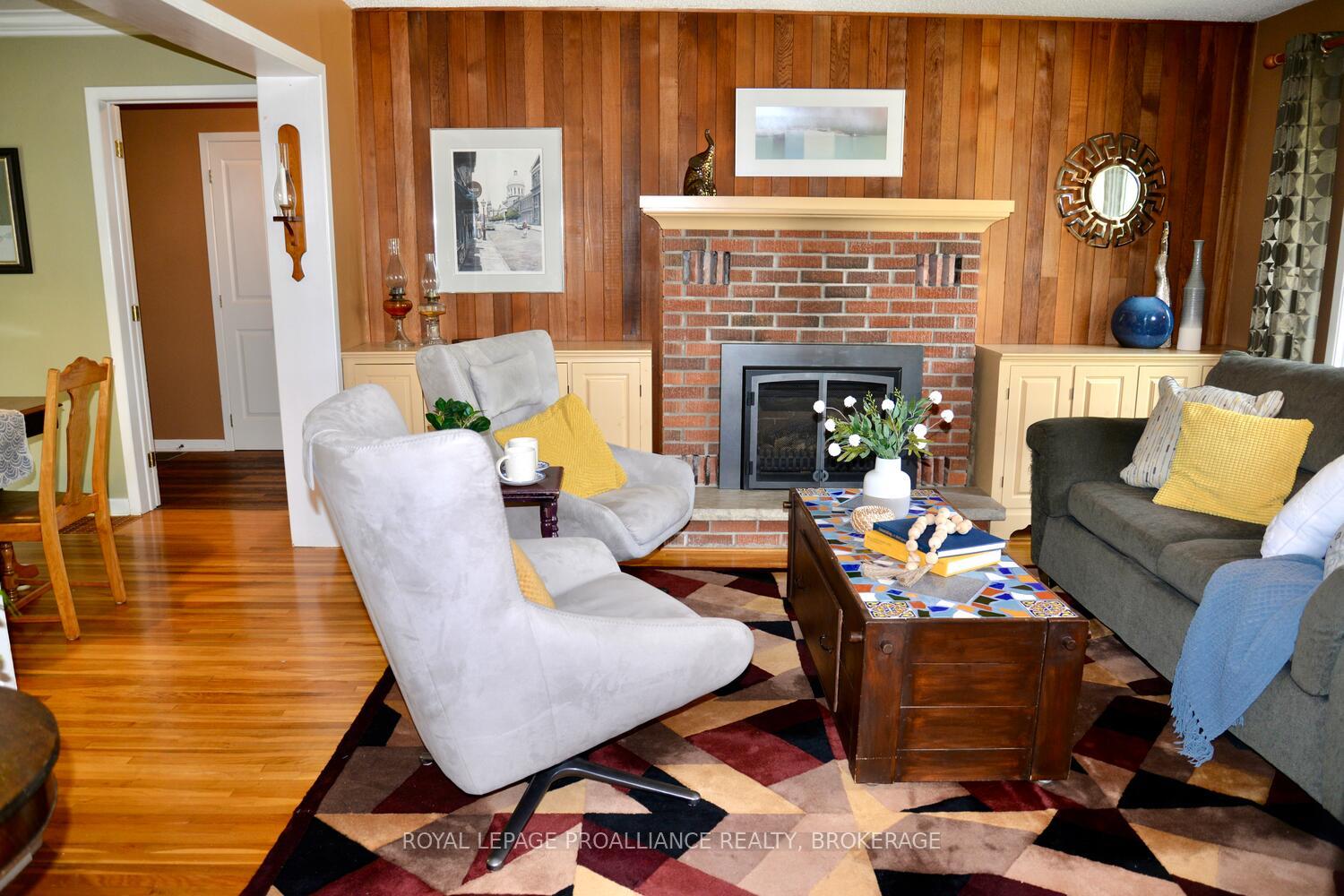 Photo 5 of 625 Hillside Drive, Gananoque — HOMEH