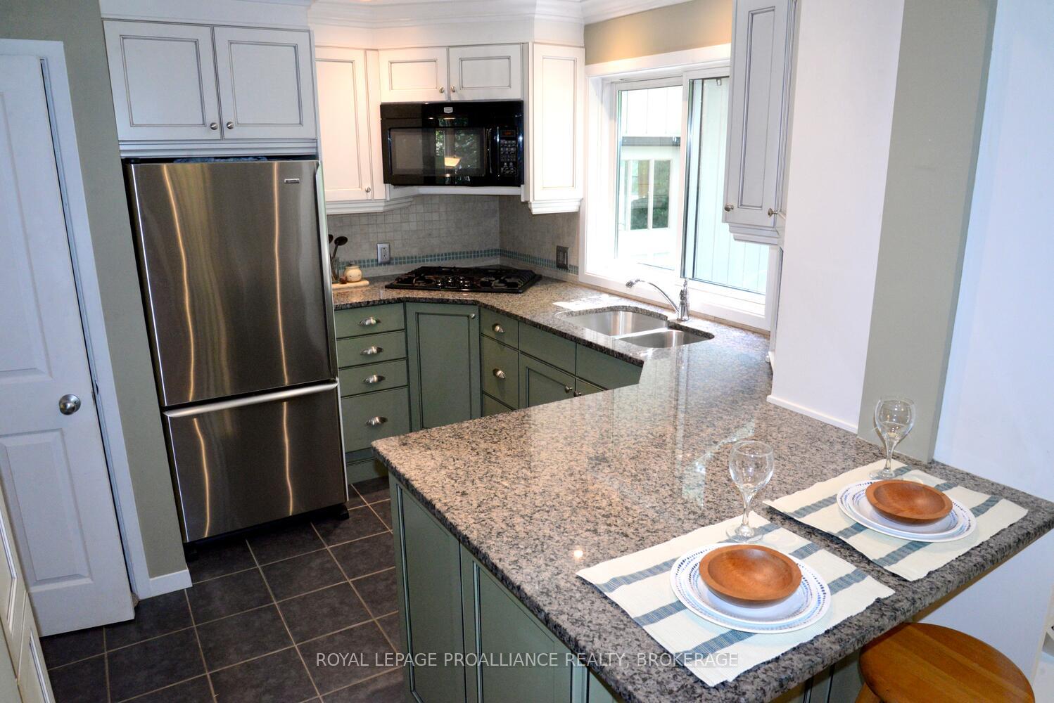 Photo 8 of 625 Hillside Drive, Gananoque — HOMEH