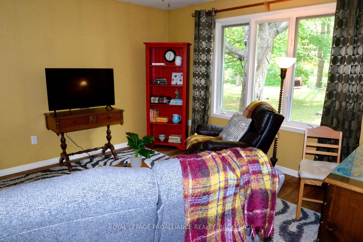 Photo 13 of 625 Hillside Drive, Gananoque — HOMEH