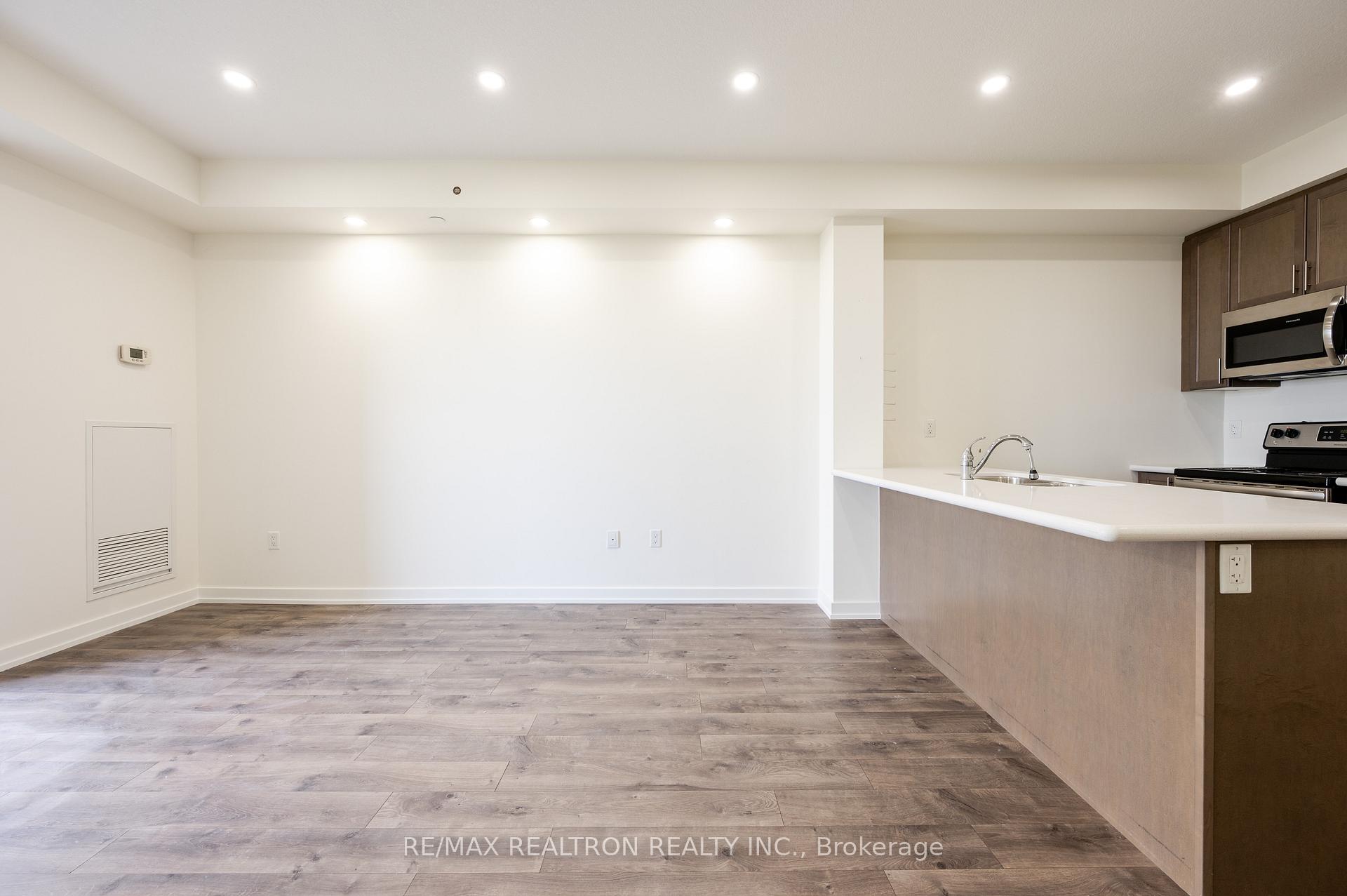 Photo 6 of Unit 339, 101 Shoreview Place, Hamilton, Stoney Creek — HOMEH