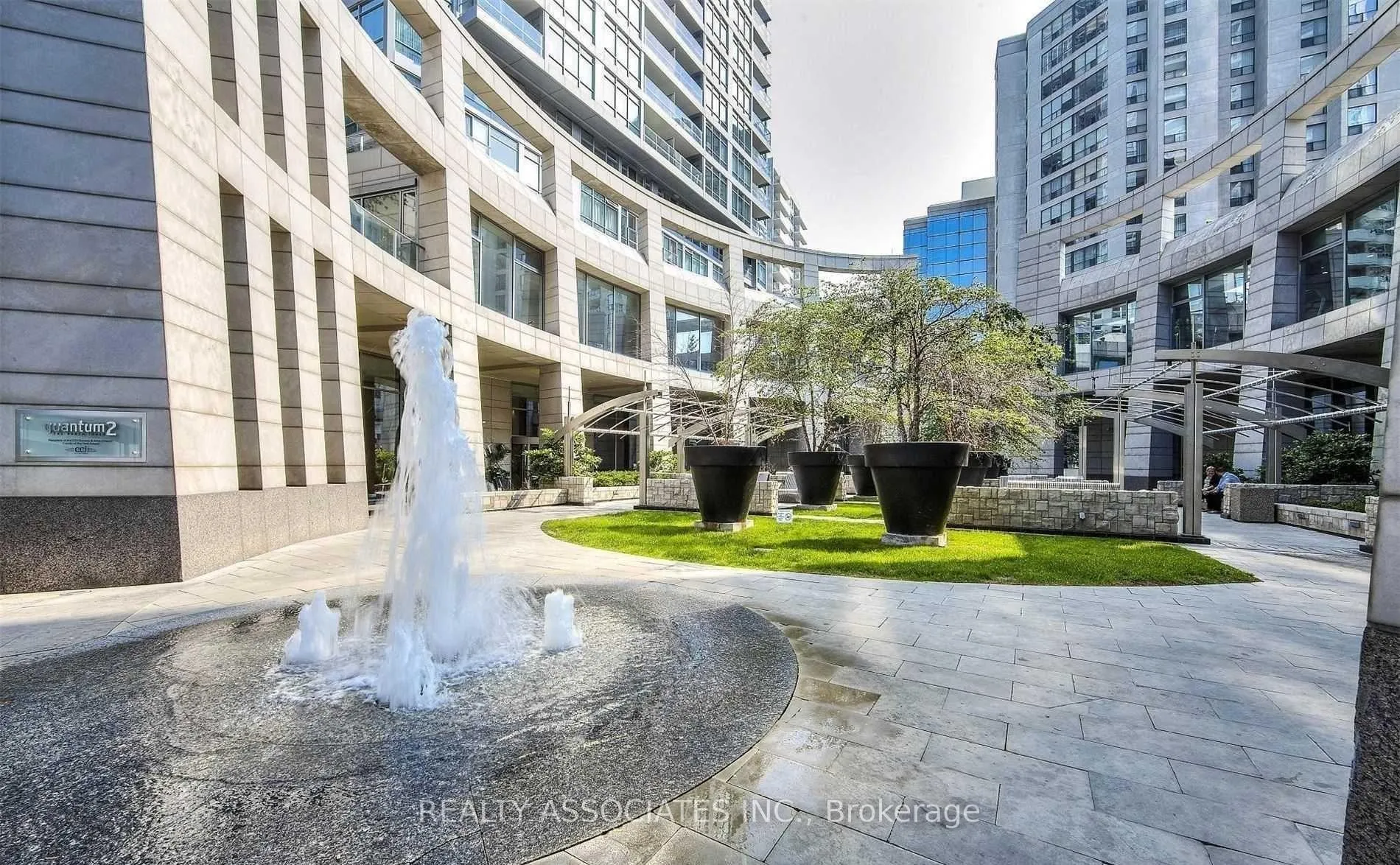 Photo 3 of Unit 2704, 2191 Yonge Street, Toronto, Mount Pleasant West — HOMEH