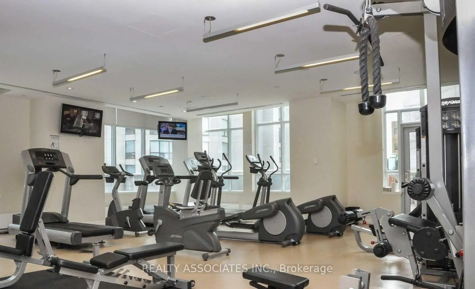 Photo 11 of Unit 2704, 2191 Yonge Street, Toronto, Mount Pleasant West — HOMEH