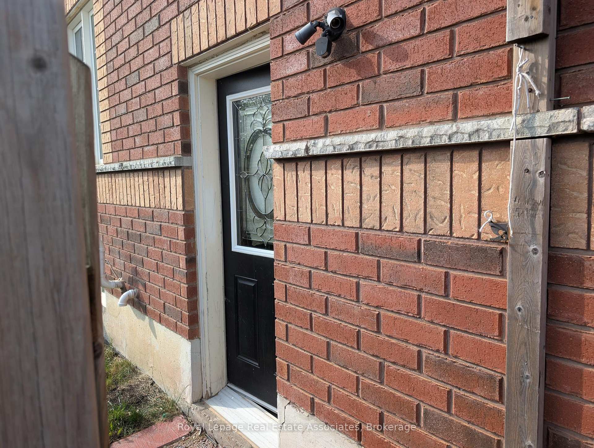 Photo 3 of Unit BSMT, 36 Spicebush Terrace, Brampton, Credit Valley — HOMEH
