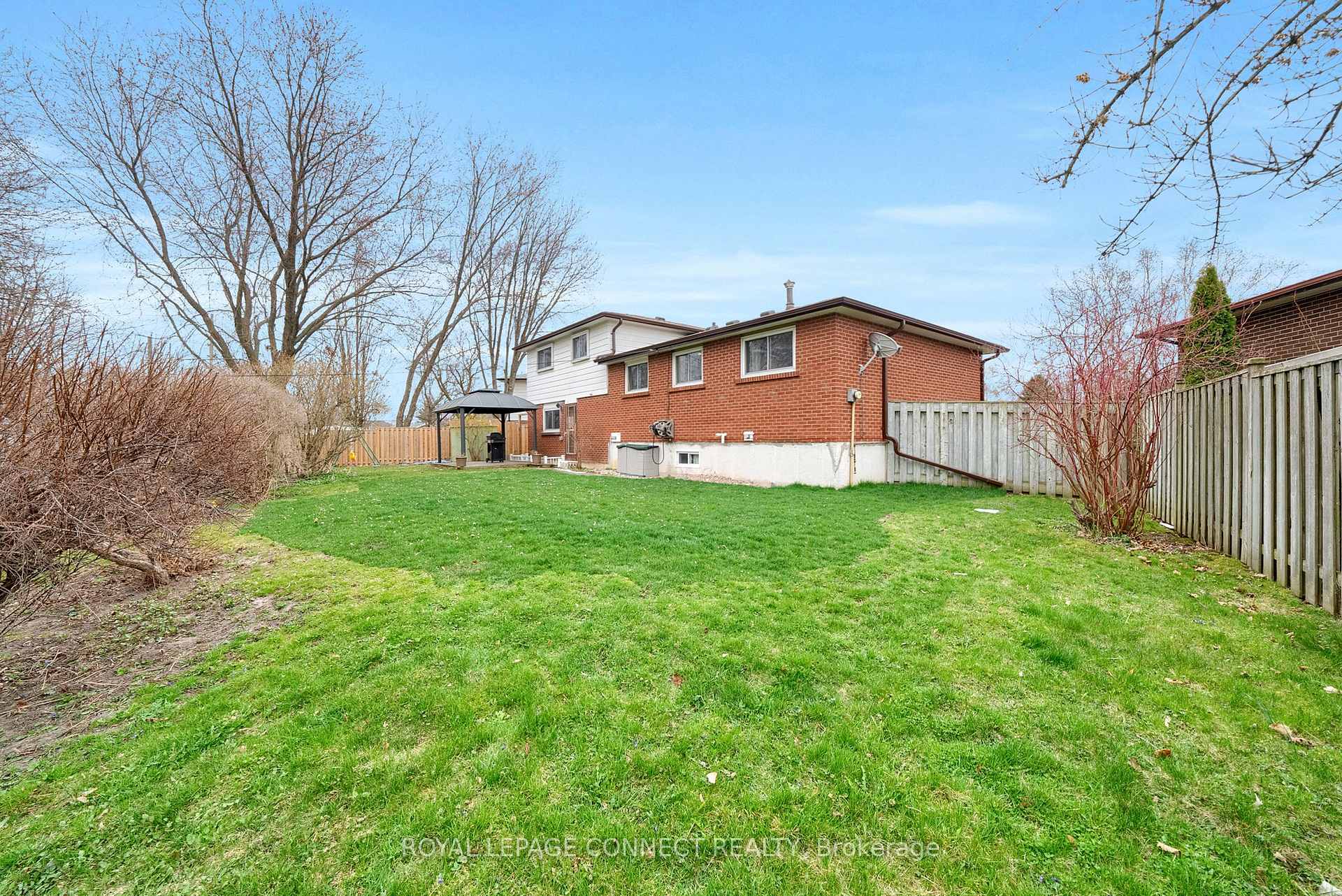 Photo 34 of 8 Graham Court, Ajax, South East — HOMEH