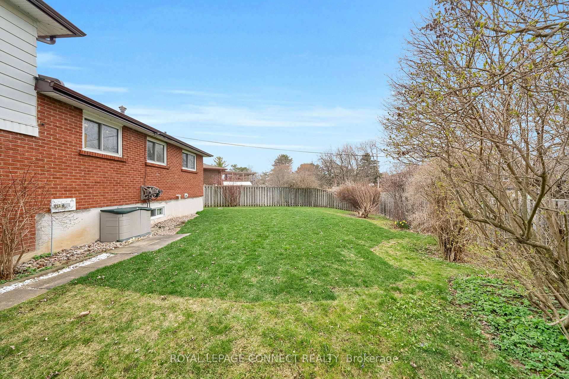 Photo 37 of 8 Graham Court, Ajax, South East — HOMEH