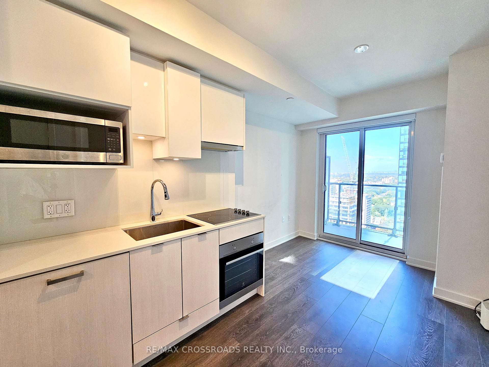 Front of Unit 3113 ST, 195 Redpath Avenue