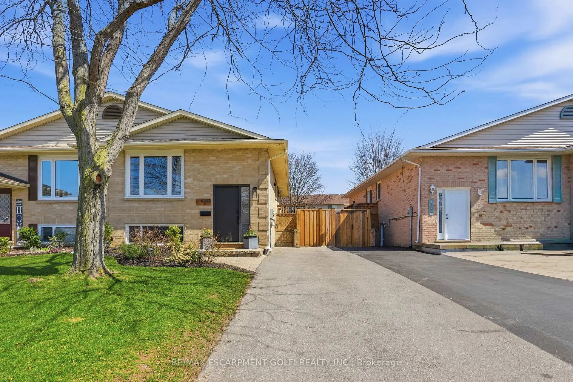Front of 4533 Carriage Road
