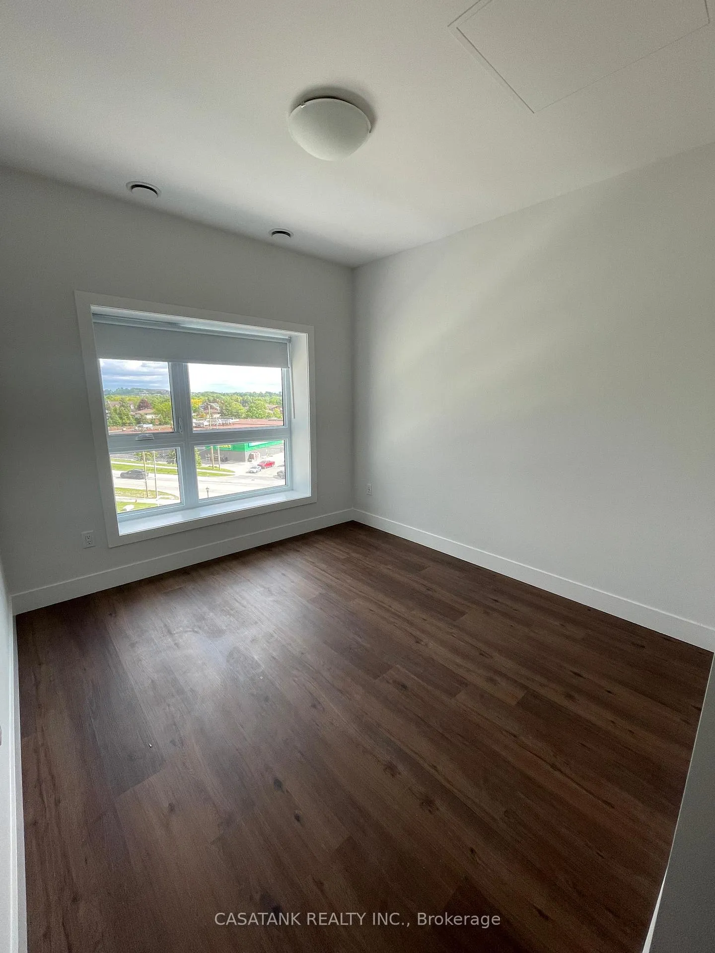 Photo 2 of Unit 613, 1000 Lackner Place, Kitchener — HOMEH
