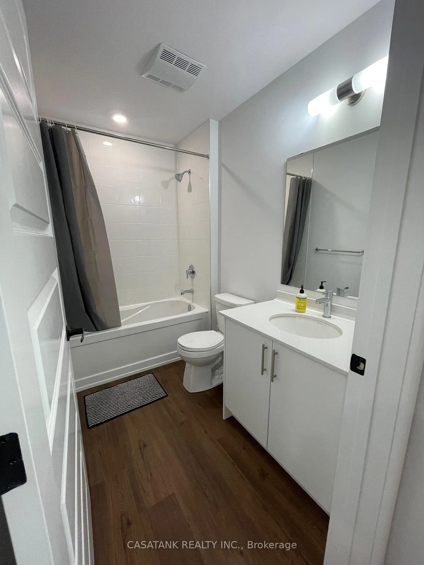 Photo 6 of Unit 613, 1000 Lackner Place, Kitchener — HOMEH