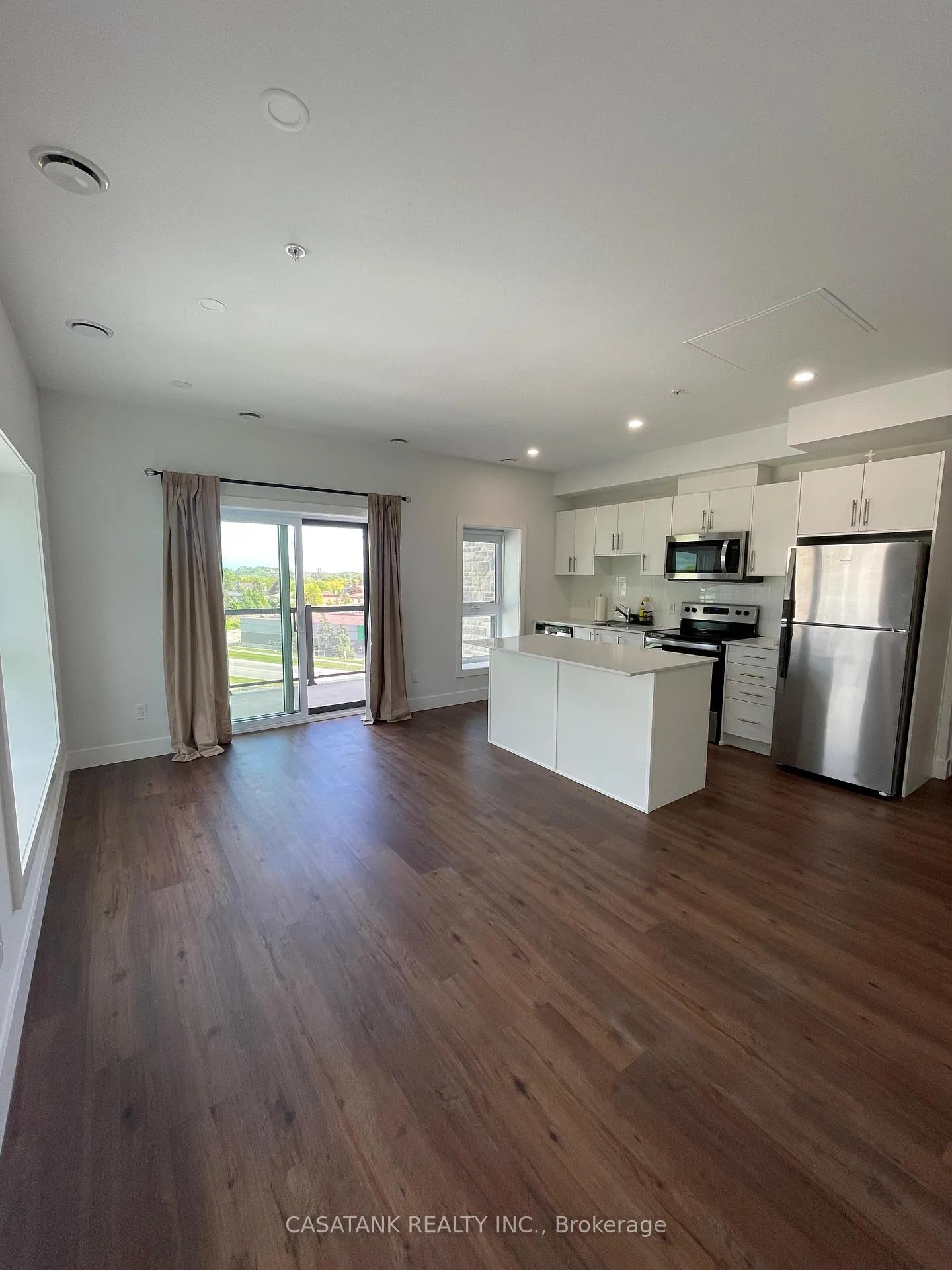 Photo 10 of Unit 613, 1000 Lackner Place, Kitchener — HOMEH
